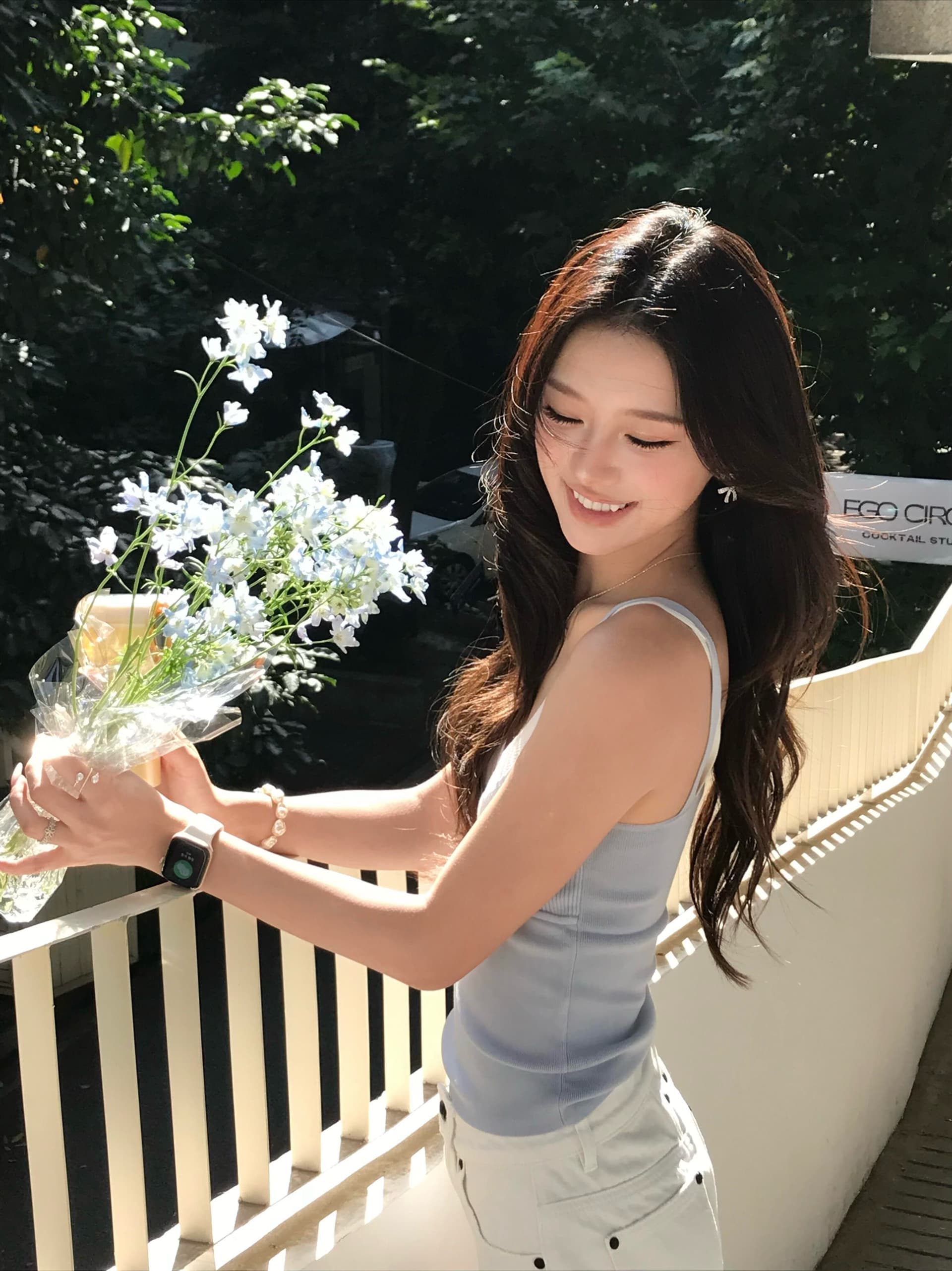 새로운 여름 페이크 레이어드 맨위 여성 패션 외국 가스 몸매 가꾸기 슬림해 보이는 캐미솔 외출용 쇼트 스타일 여성 의류 상세 이미지 8