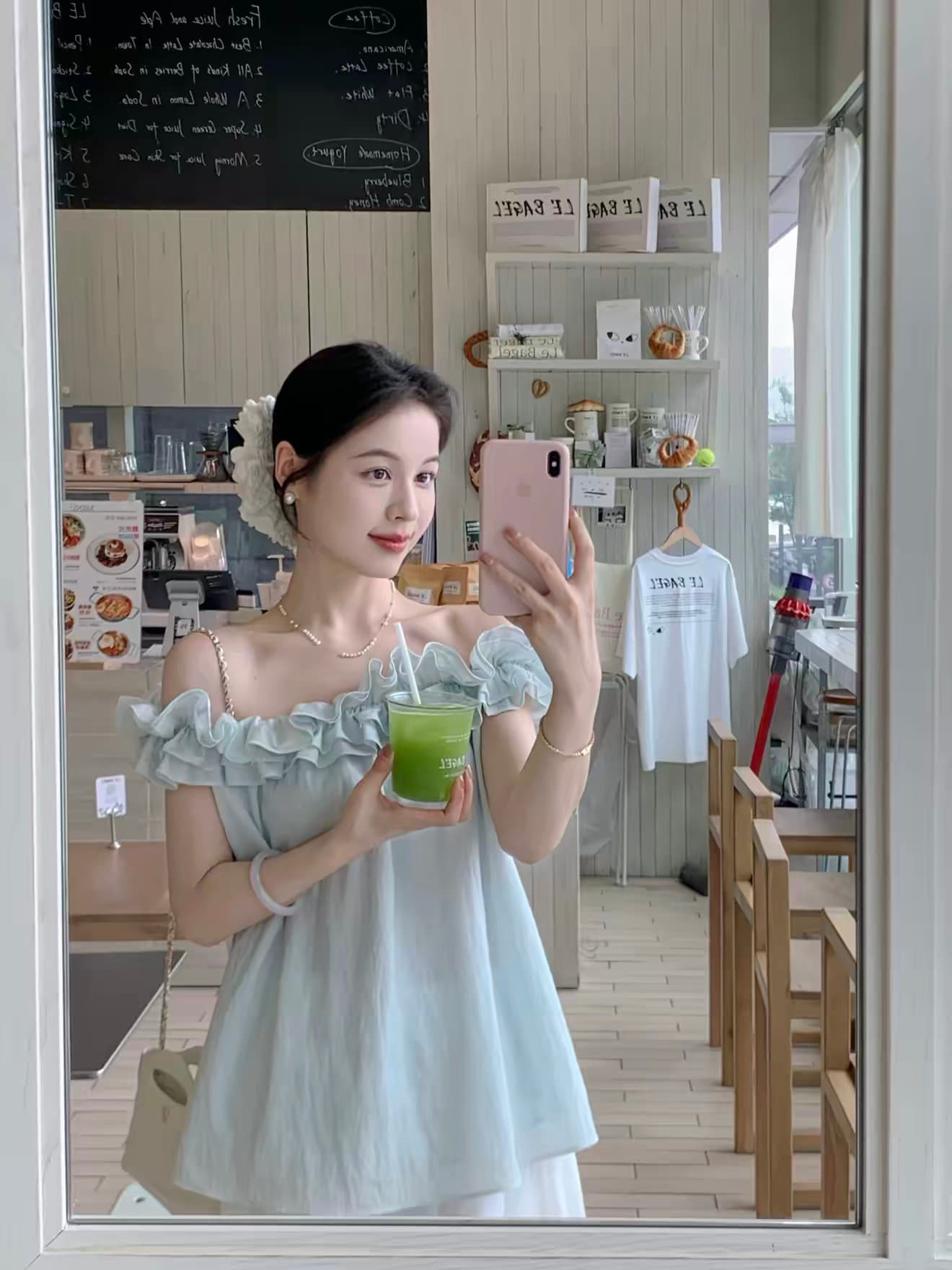 레트로 프랑스식 낭만주의 프릴 디자인 오프숄더 반팔 부드러운 품격 다용도 맨위