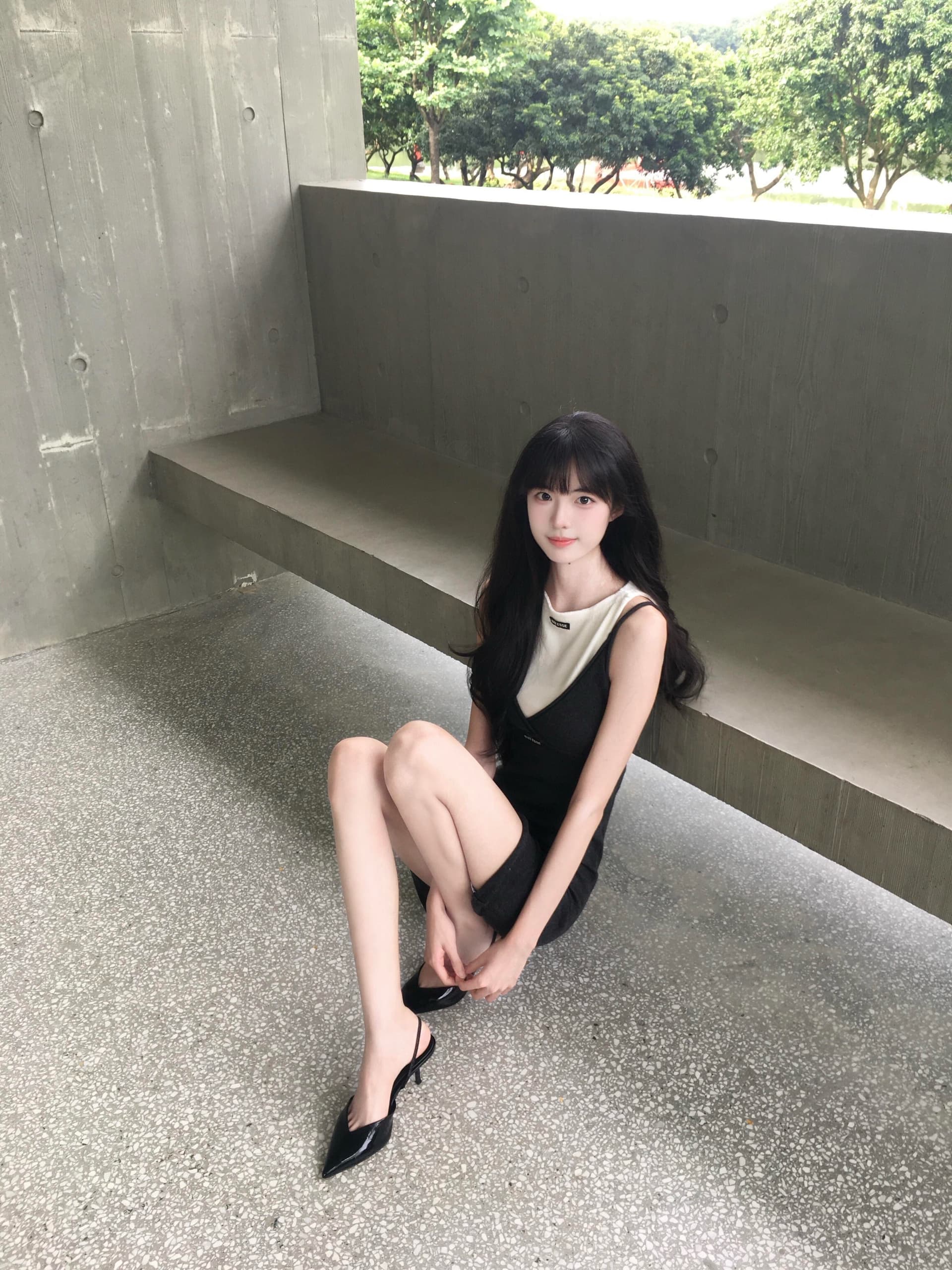 이른 가을 세련된 스택 착용 깊은 V 넥 슬립 드레스 여성 인사이드 가져 가라. 만나는 쇼트 스타일 드레스 이미지 3