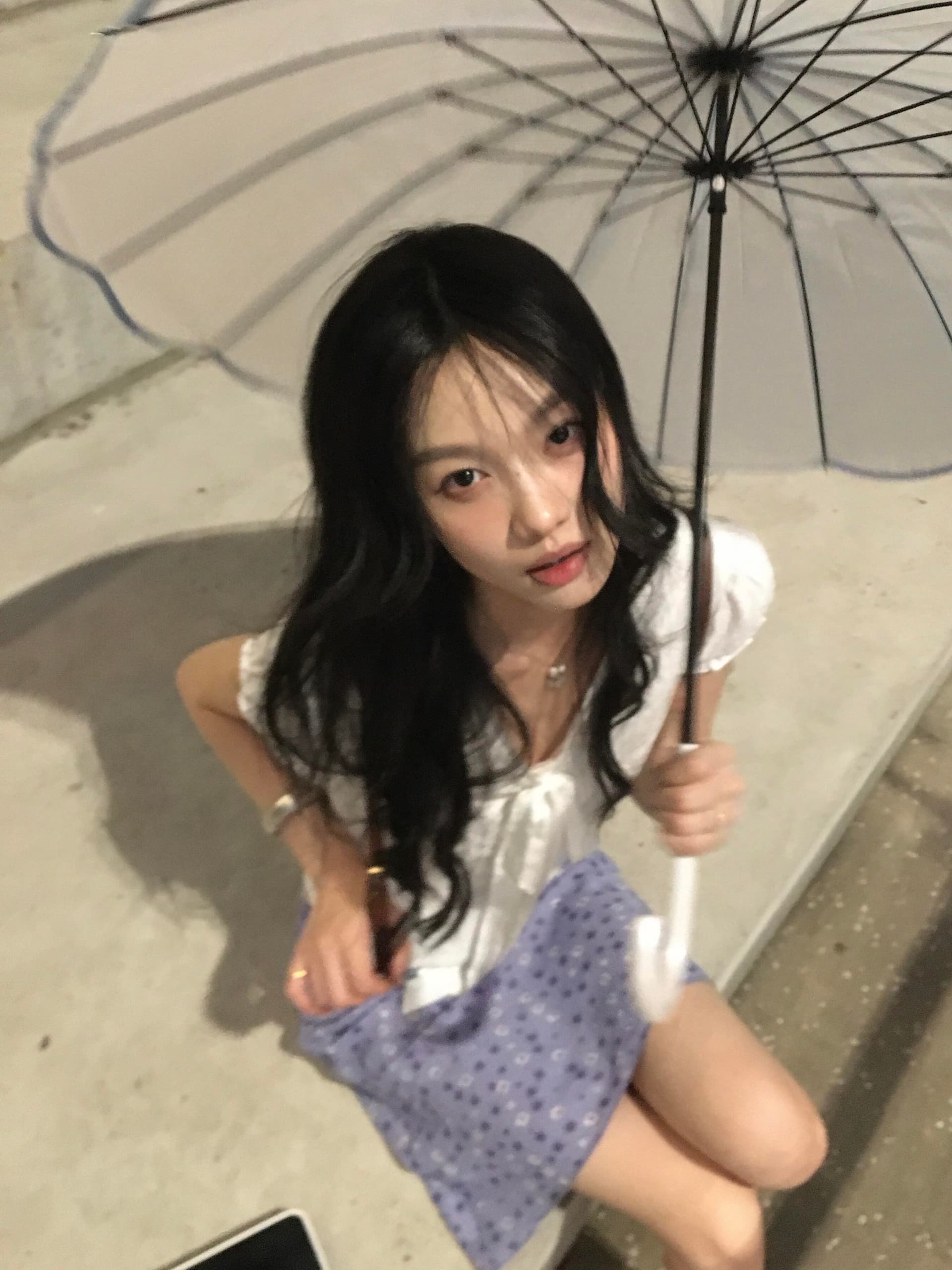 프랑스식 화이트 맨위 여성 여름 거품 소매 작은 셔츠 V넥 반팔 몸매 가꾸기 셔츠 품격 캐주얼 셔츠 상세 이미지 2