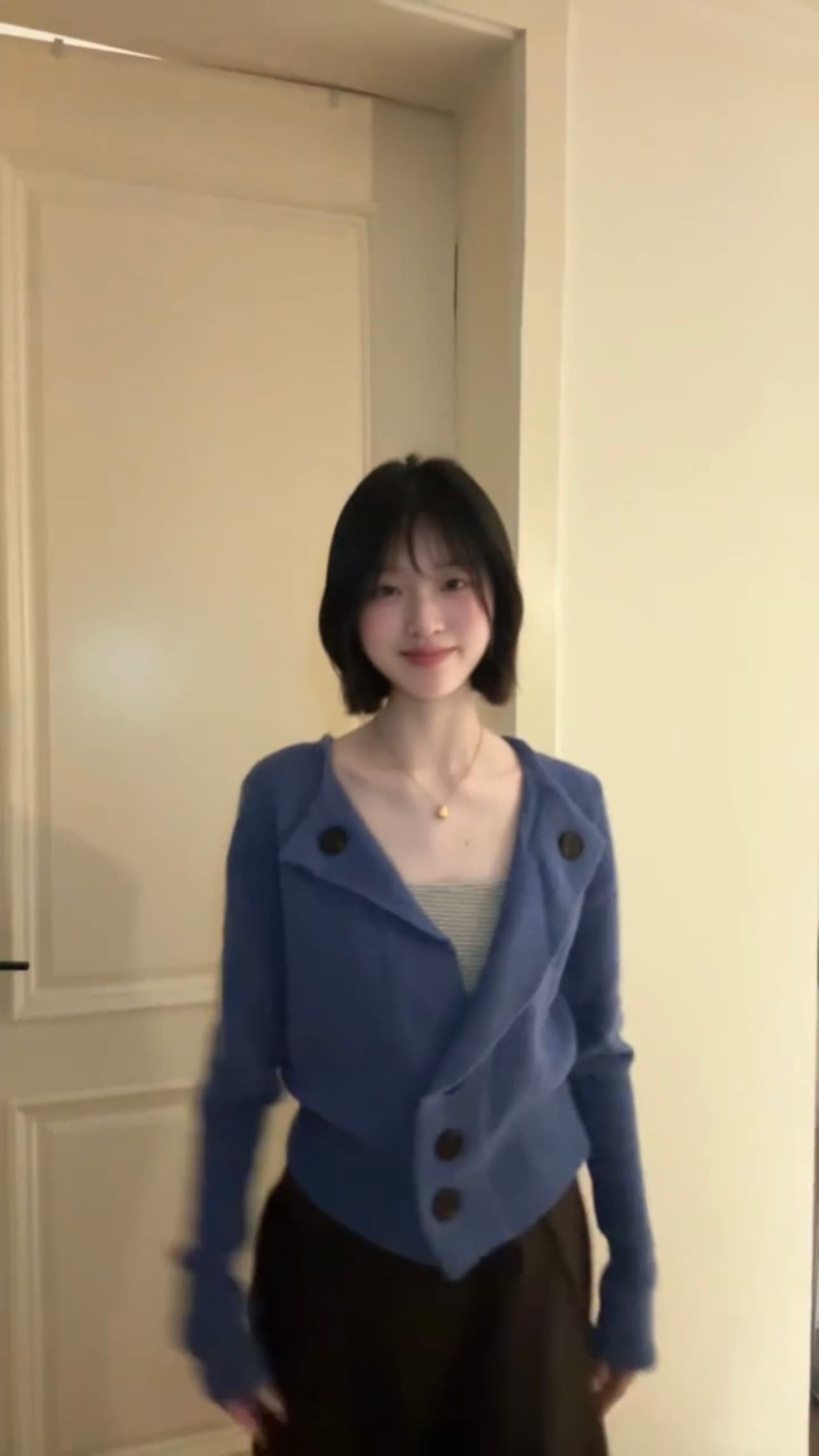 디자인 센스 특별 조정 블루 모헤어 허리 수축 스웨터