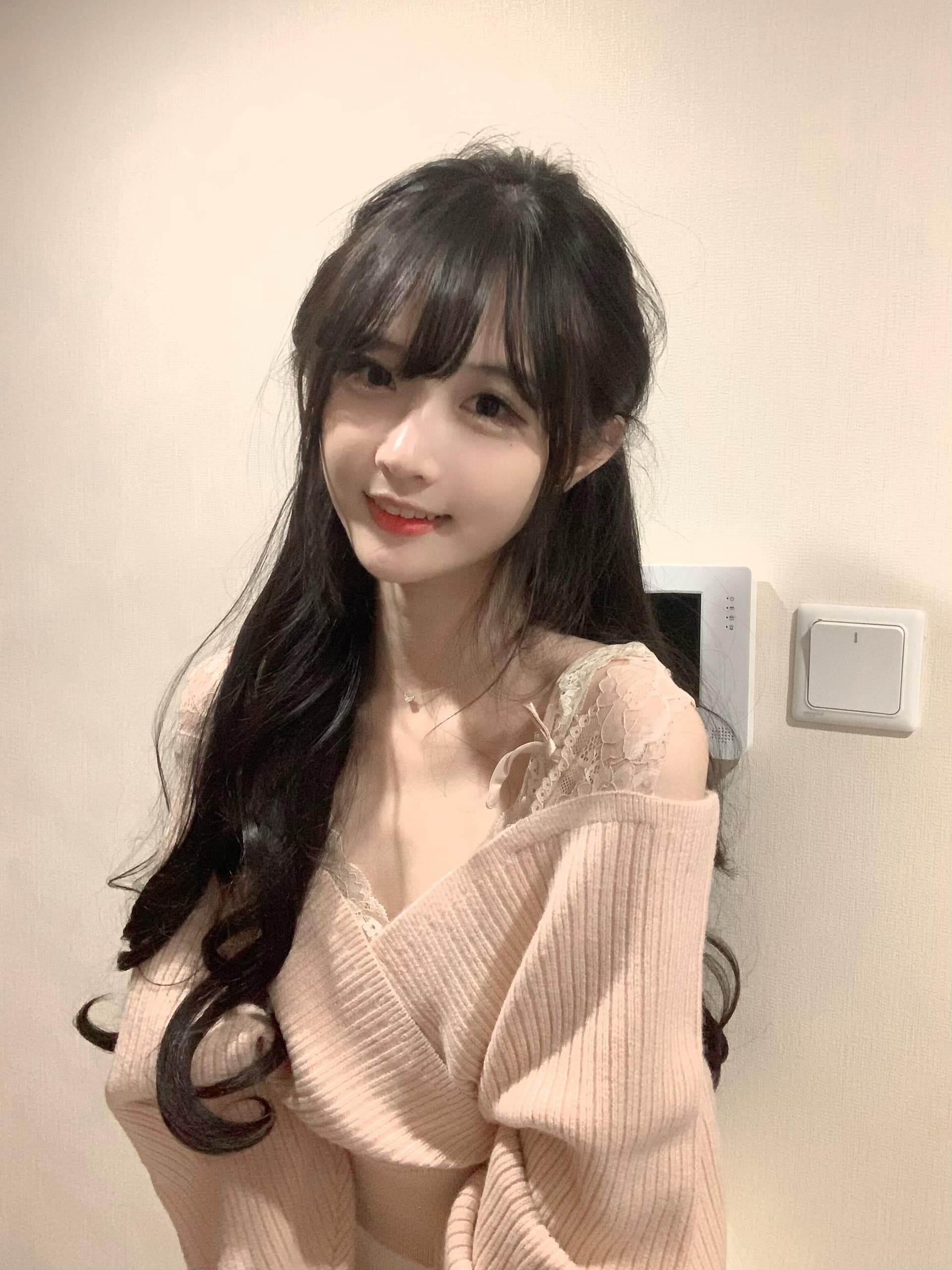 발레 레이스 속옷 모직물 투피스 세트 V넥 슬립 분위기 센스 오프숄더 십자가 스타일 스웨터 여자