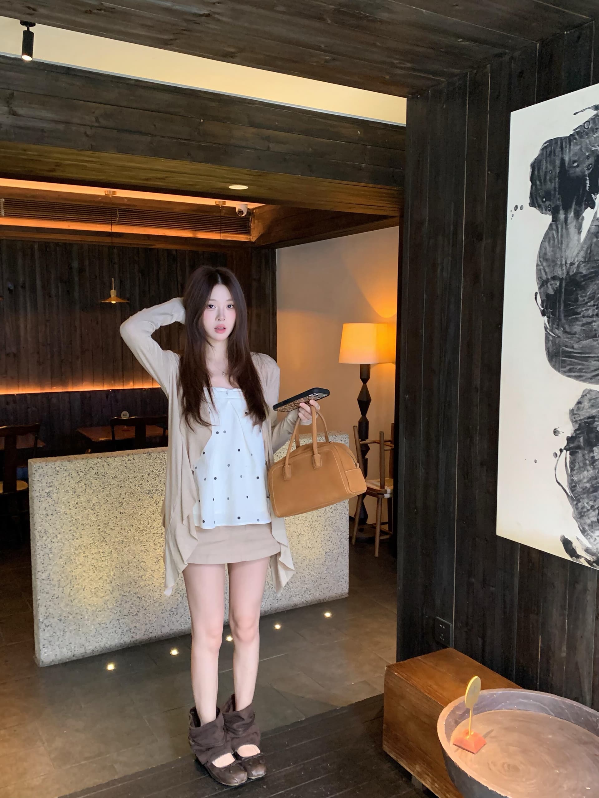 가을 니트 카디건 코트 여성 한 부서 긴팔 맨위 디자인 센스 불규칙 외부 가져 가라. 상세 이미지 5