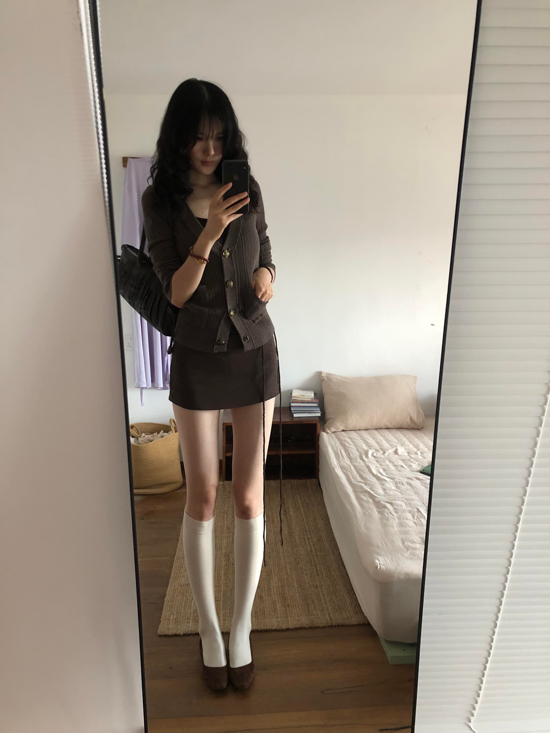 품격 질감 센스 니트 스웨터 캐주얼 다용도 허리 수축 슬림해 보이는 고급 센스 V넥 스웨터 이미지 4
