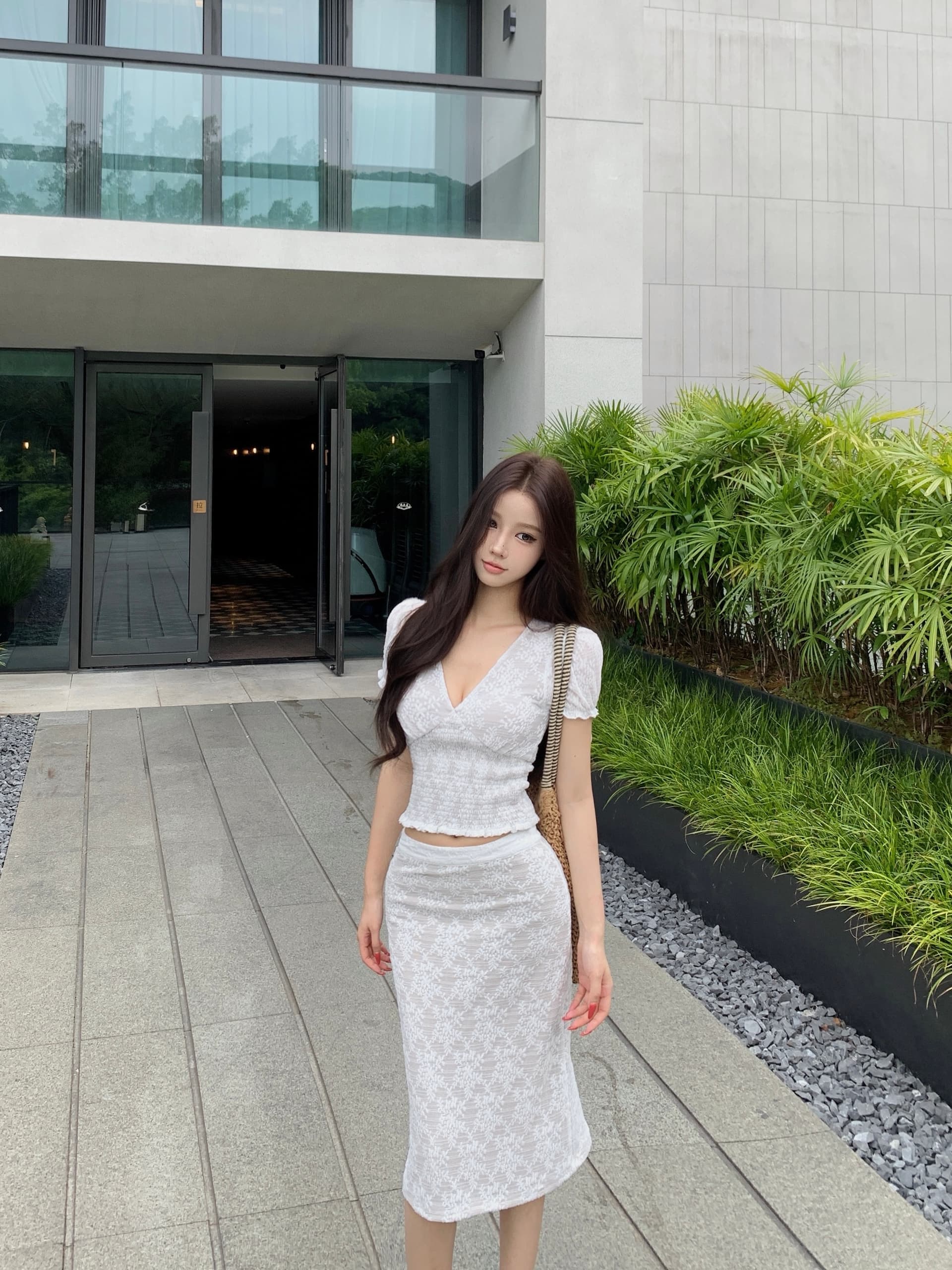 실사 정가 V넥 레이스 새로운 레이스 거품 소매 맨위 패션 타이트 스커트 반신 치마 세트 이미지 2