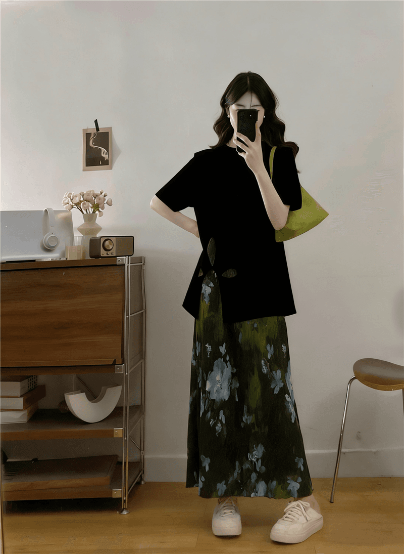 실사 빅 사이즈 여성 여름 반팔 품격 홀로우 아웃 디자인 센스 티셔츠 하이웨이스트 슬림해 보이는 주름 반신 스커트 투피스 세트 상세 이미지 5