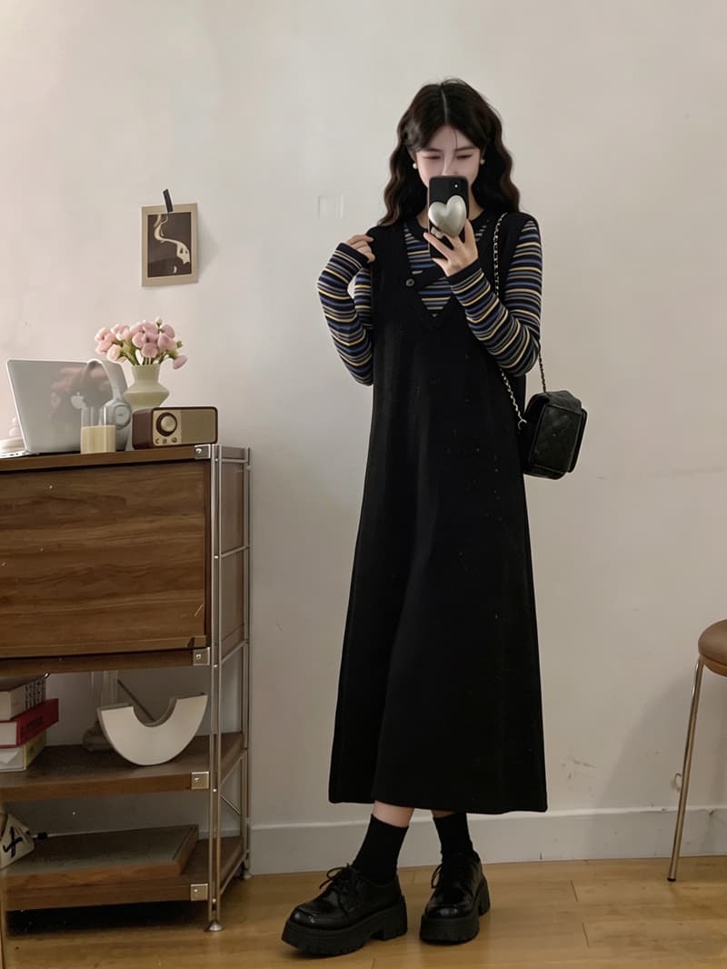 실사 빅 사이즈 여성 의류 가을 스트라이프 페이크 레이어드 조끼 스커트 긴팔 니트 드레스 루즈핏 표지 고기 슬림해 보이는 롱 스커트 이미지 3