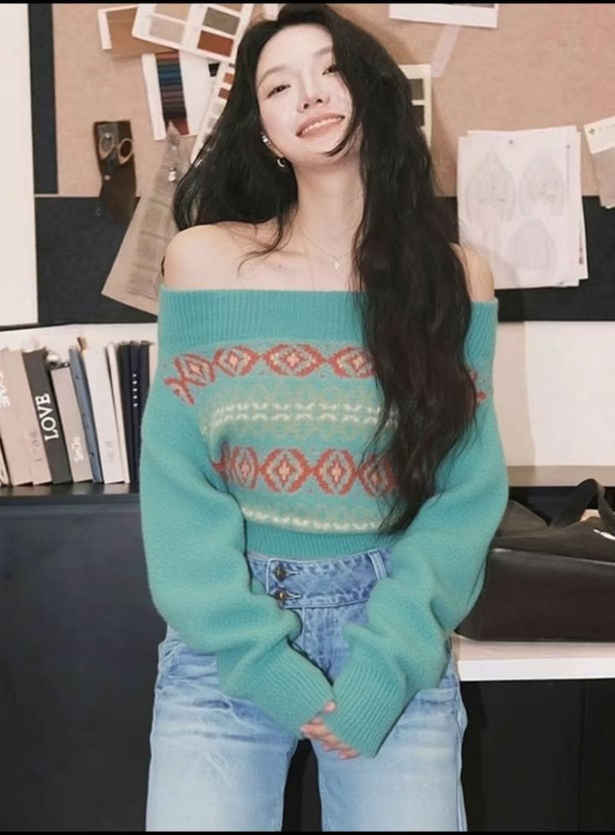 2026 새로운 가을 겨울 빛 요리 한 느긋한 분위기 센스 품격 패션 아름다운 파란색 오프숄더 니트 스웨터 맨위 상세 이미지 4