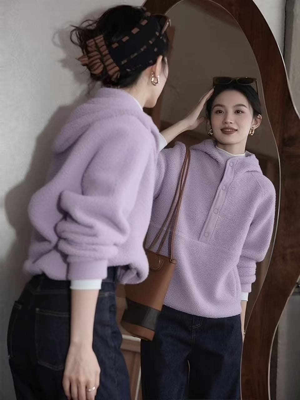 2026 겨울 느긋한 바람 도파민 느슨함 센스 다용도 아니요 명중 섹션 고유 한 Chic 보라색 플리스 후드티 여성 이미지 3