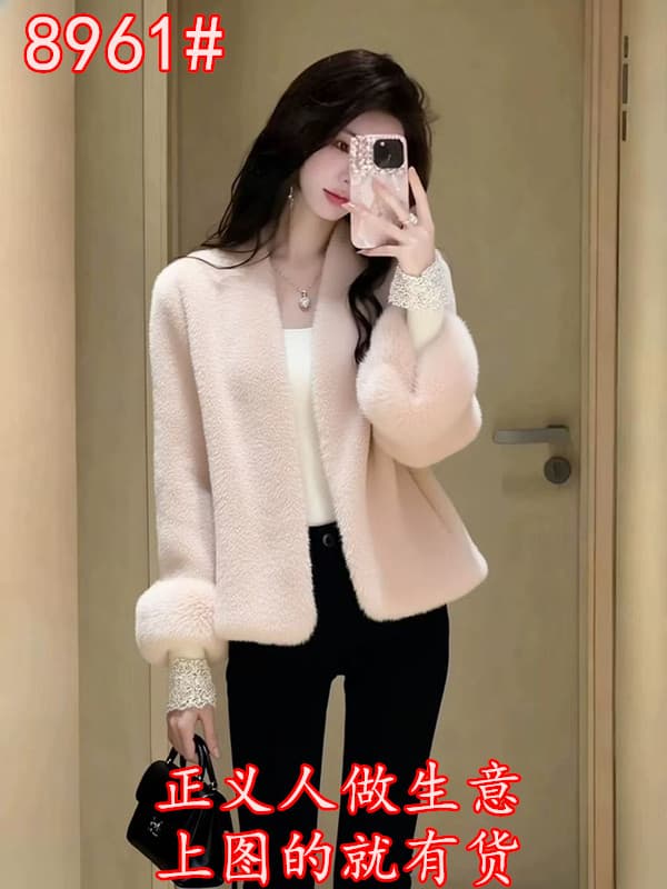 2025 새로운 폭발 자이언트 잘 생긴 검정색 플리스 야구 유니폼 털이 있고 두꺼운 어린 양 플리스 여성 코트 겨울 상세 이미지 4