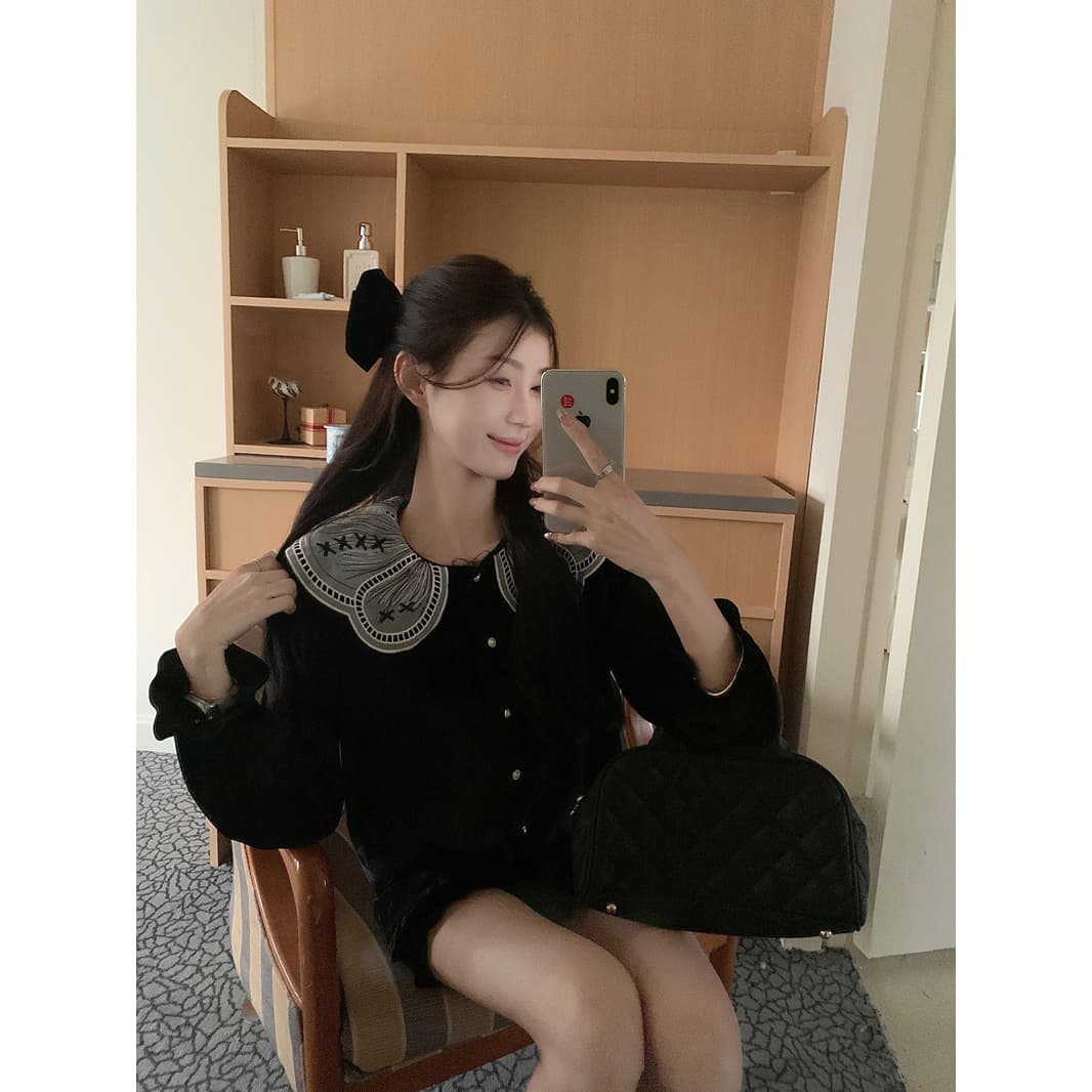 실사 정가 프랑스식 품격 디자인 센스 진주 단추 셔츠 여성 의류 2025 봄 새로운 슬림해 보이는 맨위 이미지 2