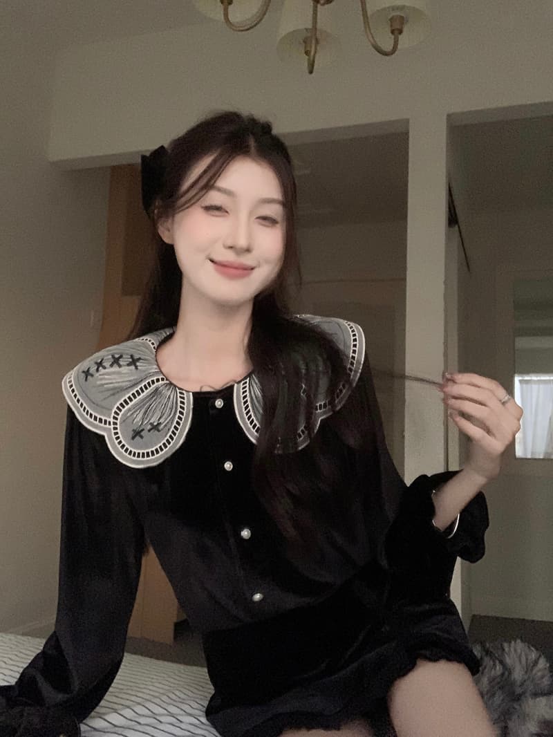 실사 정가 프랑스식 품격 디자인 센스 진주 단추 셔츠 여성 의류 2025 봄 새로운 슬림해 보이는 맨위 상세 이미지 4