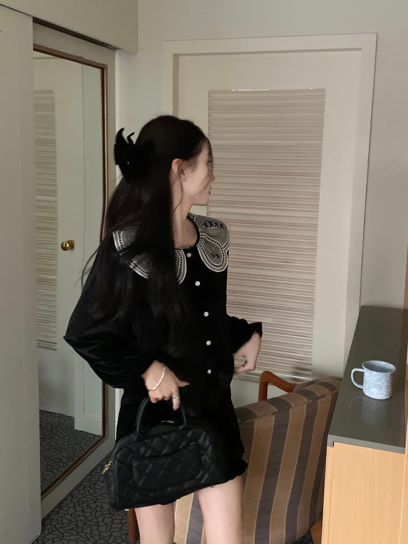 실사 정가 프랑스식 품격 디자인 센스 진주 단추 셔츠 여성 의류 2025 봄 새로운 슬림해 보이는 맨위 상세 이미지 8
