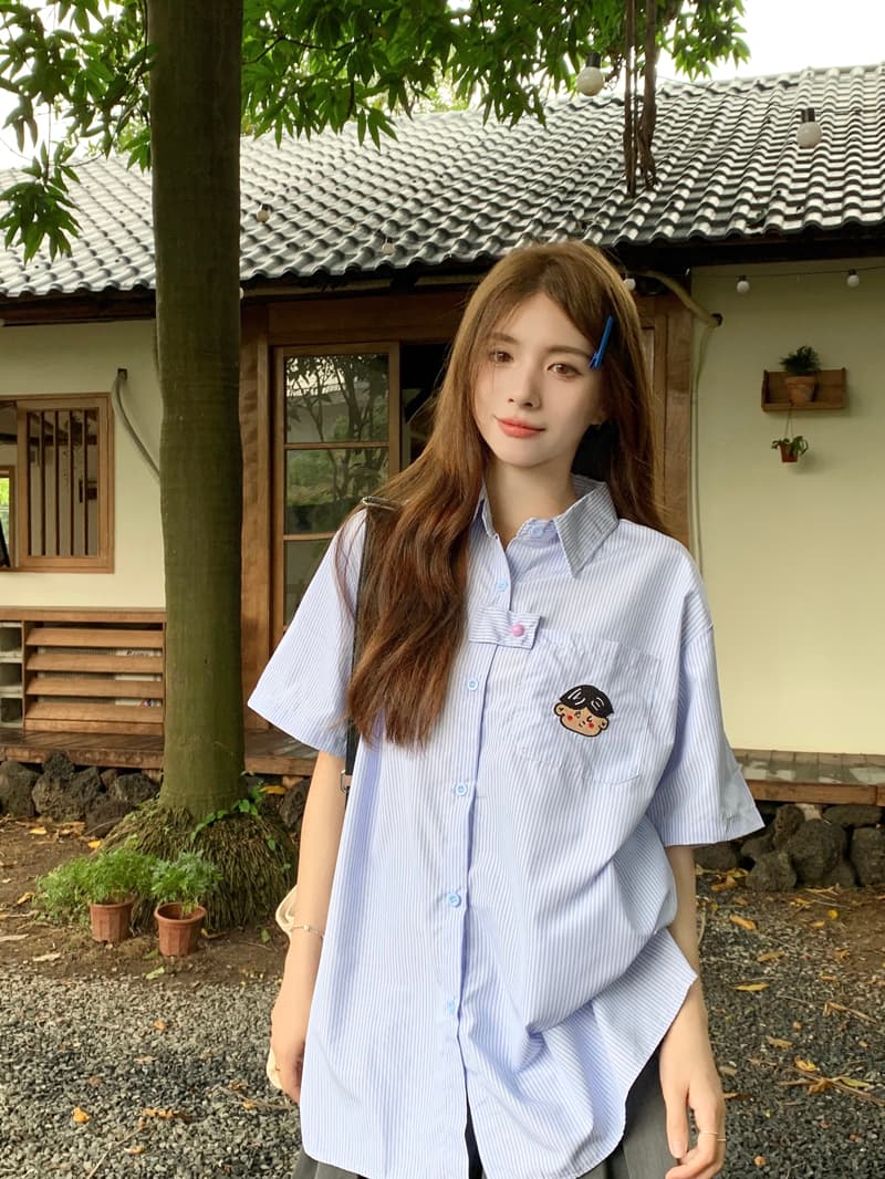 한국 스타일 학원 스타일 스트라이프 반팔 파란색 여성 셔츠 2026 여름 작은 대중 디자인 센스 느긋한 바람 캐주얼 맨위 상세 이미지 17