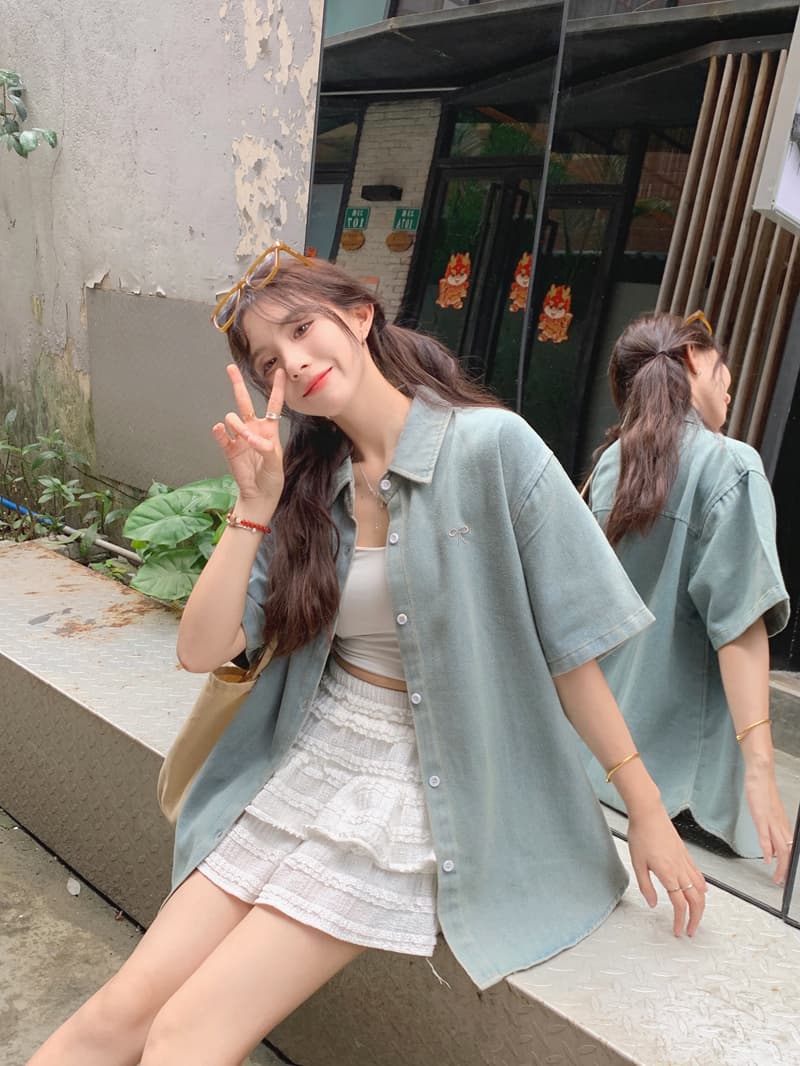 실사 정가 레트로 캐주얼 나비 매듭 자수 여성 셔츠 2026 새로운 POLO 칼라 5 점 소매 맨위 상세 이미지 3