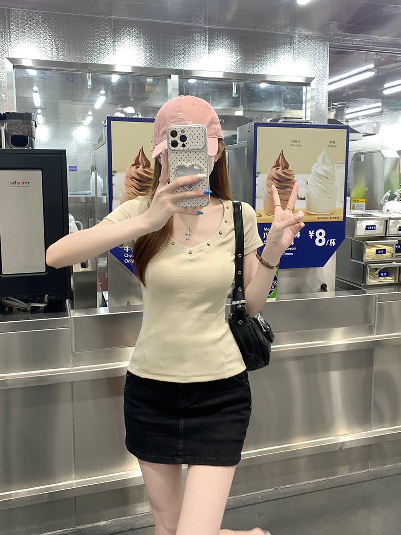실사 정가 반팔 티셔츠 여성 의류 여름 새로운 몸매 가꾸기 슬림해 보이는 한 부서 디자인 센스 징 V넥 맨위 이미지 4