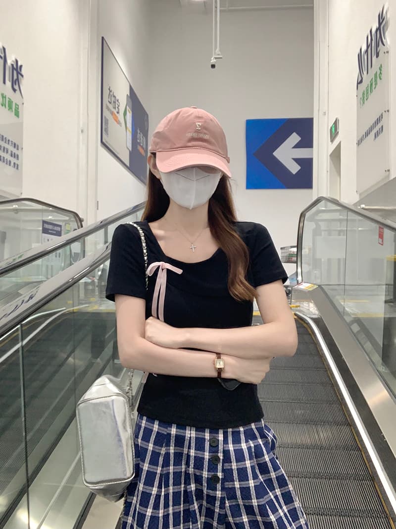 실사 정가 반팔 티셔츠 여성 의류 여름 새로운 디자인 센스 단색 몸매 가꾸기 슬림해 보이는 나비 매듭 비스듬한 칼라 맨위 이미지 4