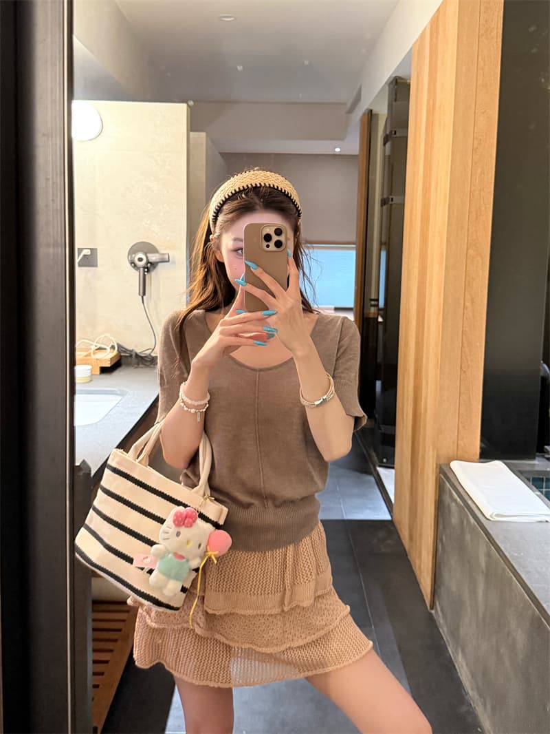 실사 정가 느슨함 센스 오래된 돈 바람 니트 반팔 몸매 가꾸기 V넥 니트 맨위 다용도 만나는 미니 스커트