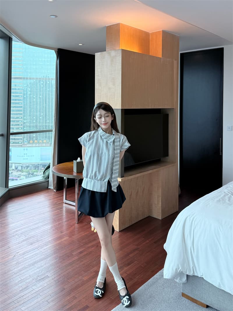 실사 정가 한 부서 학원 스타일 비스듬한 칼라 리본 반팔 여성 셔츠 슬림해 보이는 맨위 미니 스커트 투피스 세트 이미지 4