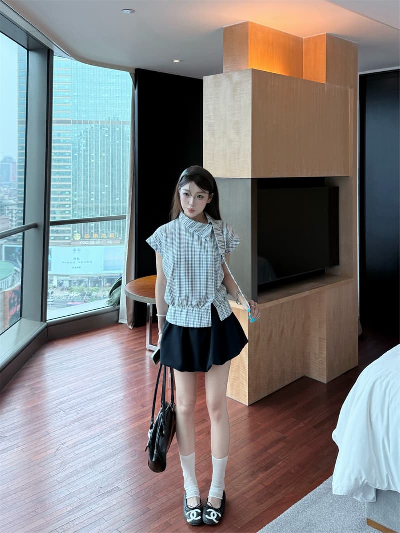 실사 정가 한 부서 학원 스타일 비스듬한 칼라 리본 반팔 여성 셔츠 슬림해 보이는 맨위 미니 스커트 투피스 세트 상세 이미지 6
