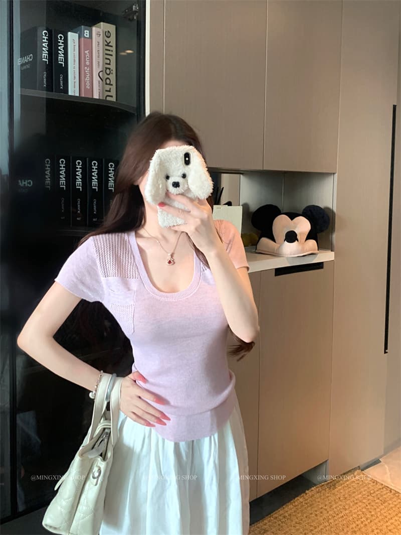 실사 정가 디자인 센스 홀로우 아웃 V넥 반팔 티셔츠 여성 여름 2026 작은 대중 Chic 몸매 가꾸기 맨위 이미지 2