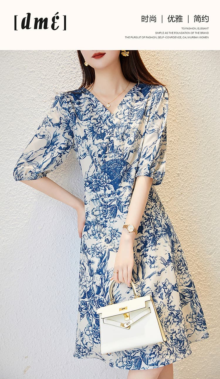 2025 여름 V 칼라 인쇄 여성 드레스 중간 및 긴 섹션 숙녀분 모방 실크 A 라인 치마 상세 이미지 1
