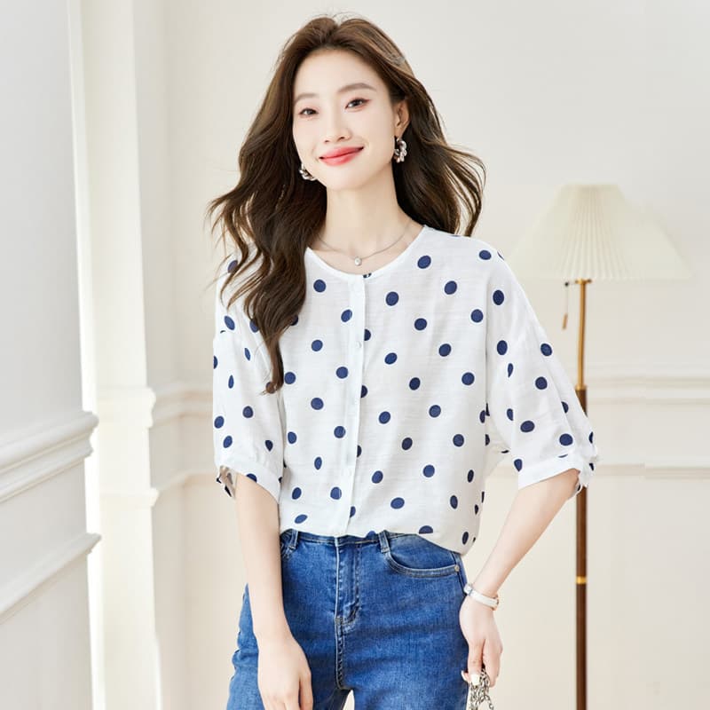 2026 여름 새로운 도트 무늬 7부 소매 쉬폰 여성 셔츠 라운드 넥 루즈핏 셔츠 앞이 짧고 뒤가 길다 중간 소매 맨위 이미지 4