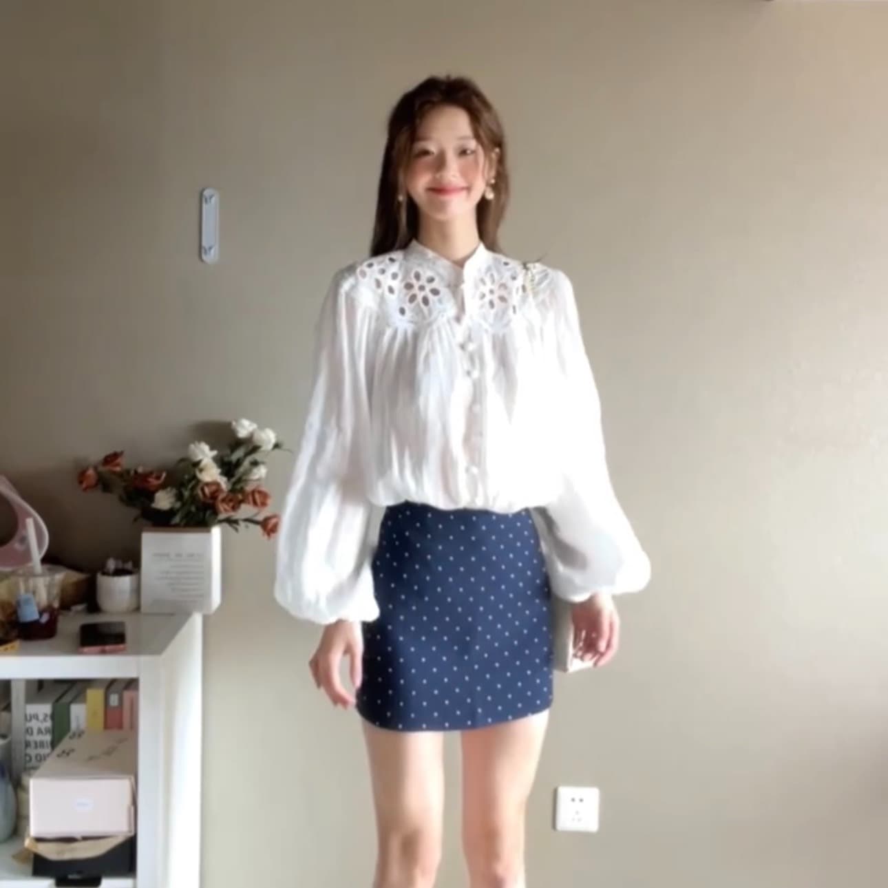 프랑스식 무거운 작업 홀로우 아웃 칼라 거품 소매 셔츠 이미지 6