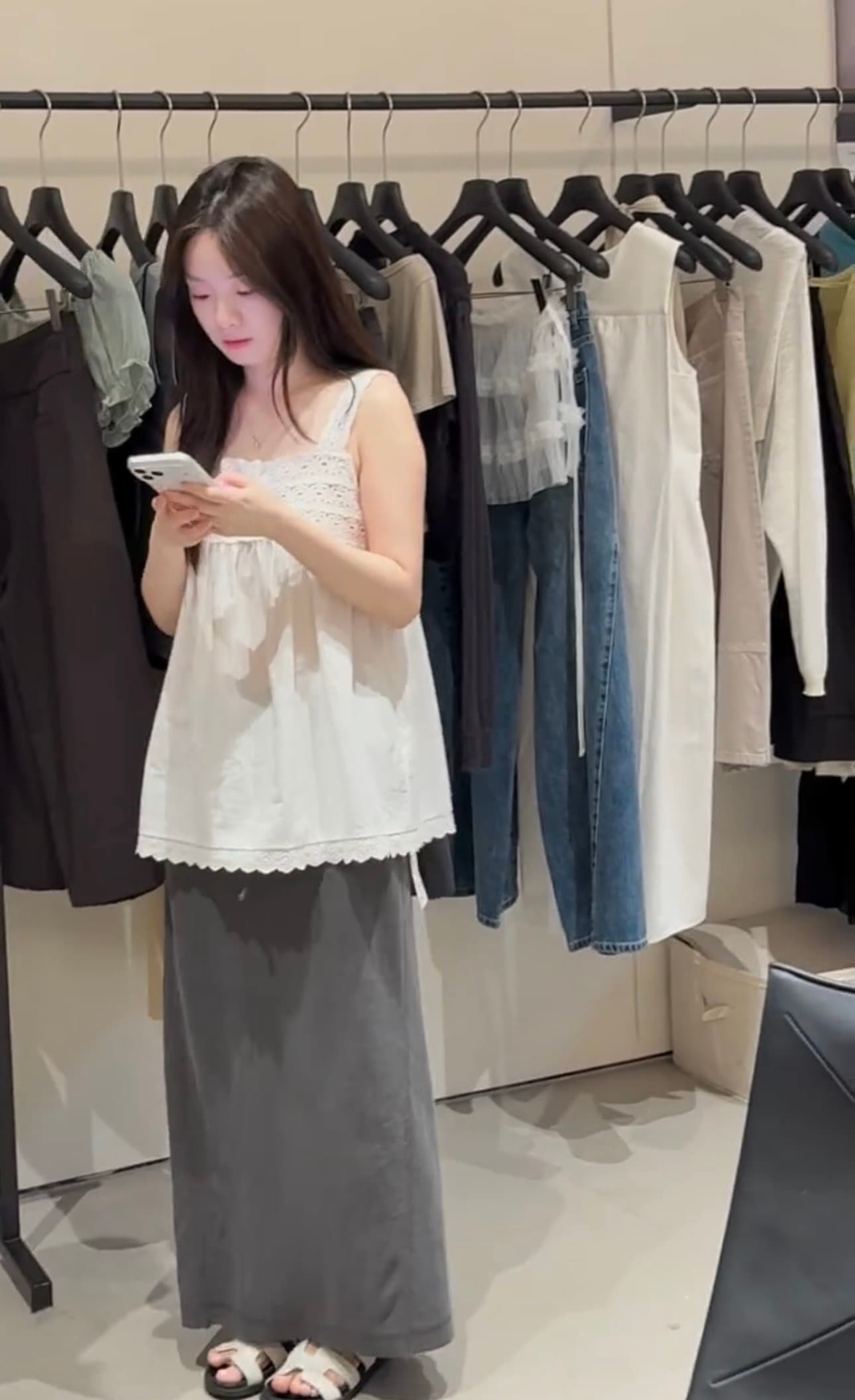 홀로우 아웃 레이스 측면 조끼 휴가 슬립 상세 이미지 6