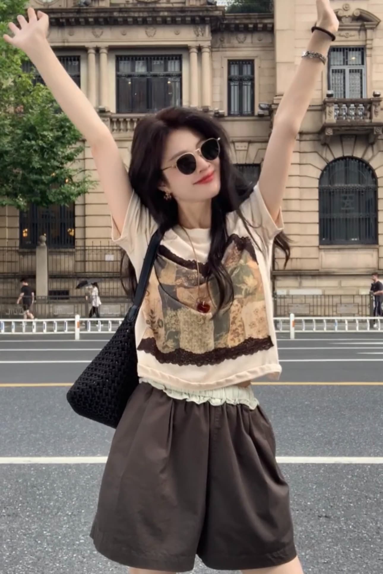 페이크 레이어드 레이스 조각 프린트 반팔 티셔츠 이미지 7