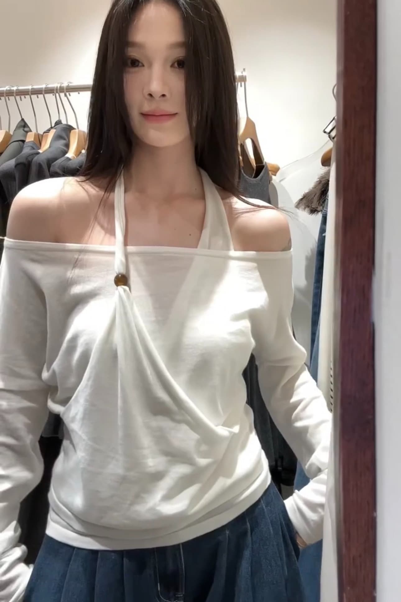 있음 선적 오프숄더 행침 목 긴팔 티셔츠 여성 이미지 7