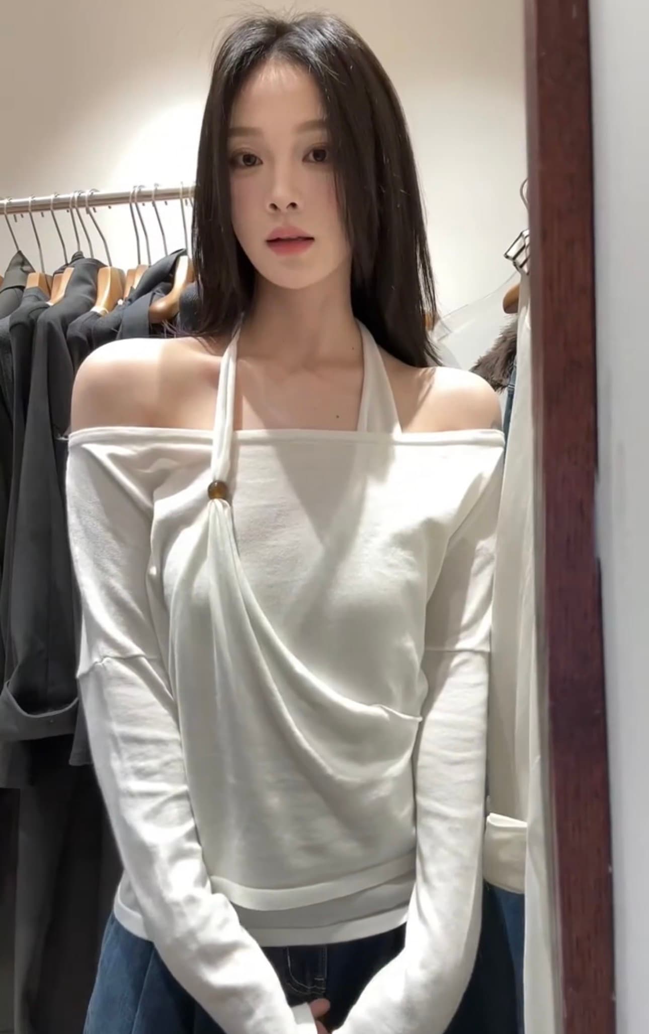 있음 선적 오프숄더 행침 목 긴팔 티셔츠 여성 상세 이미지 2