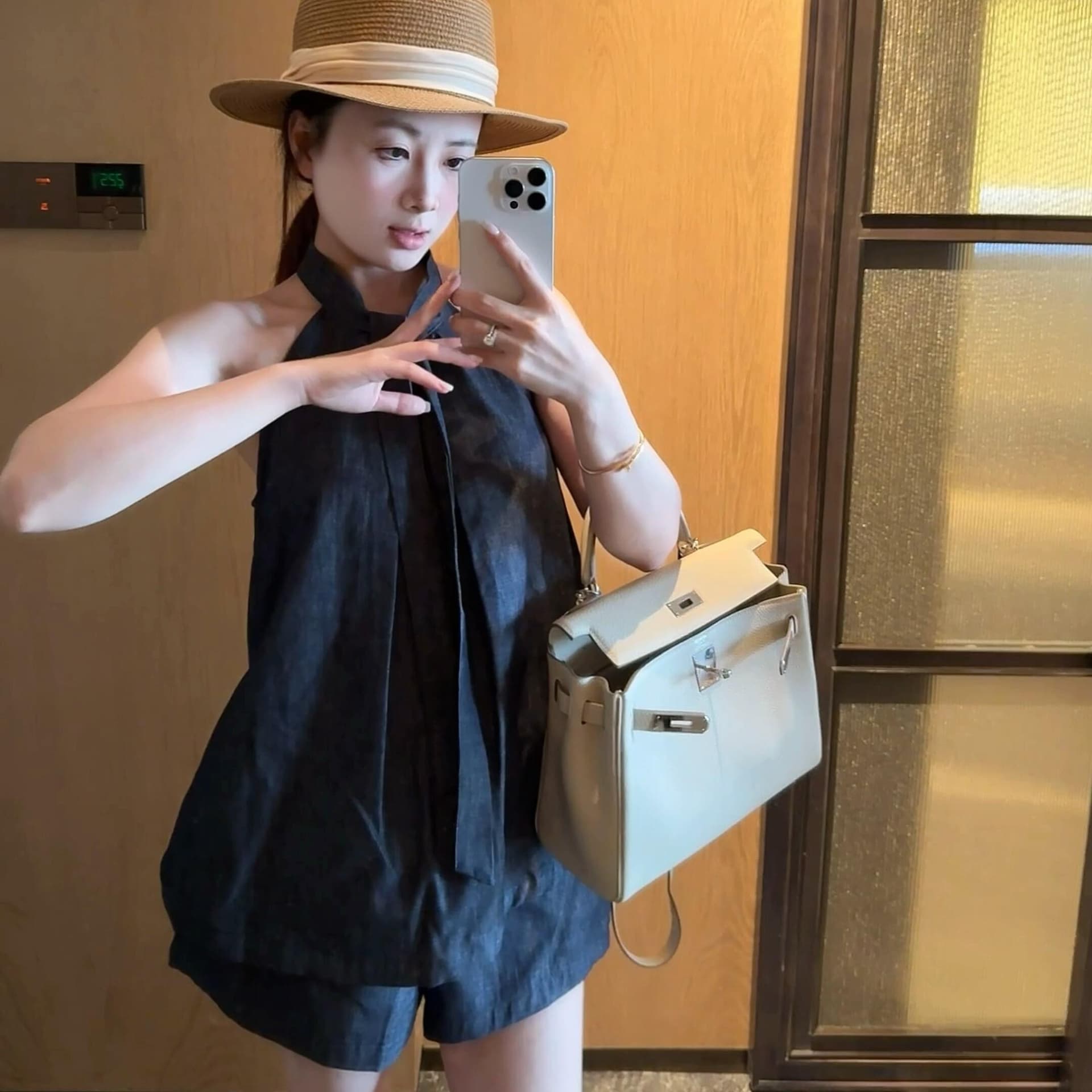 있음 선적 고급 센스 행침 목 데님 조끼 반바지 투피스 세트 여름 새로운 루즈핏 슬림해 보이는 통기성 세트 이미지 4