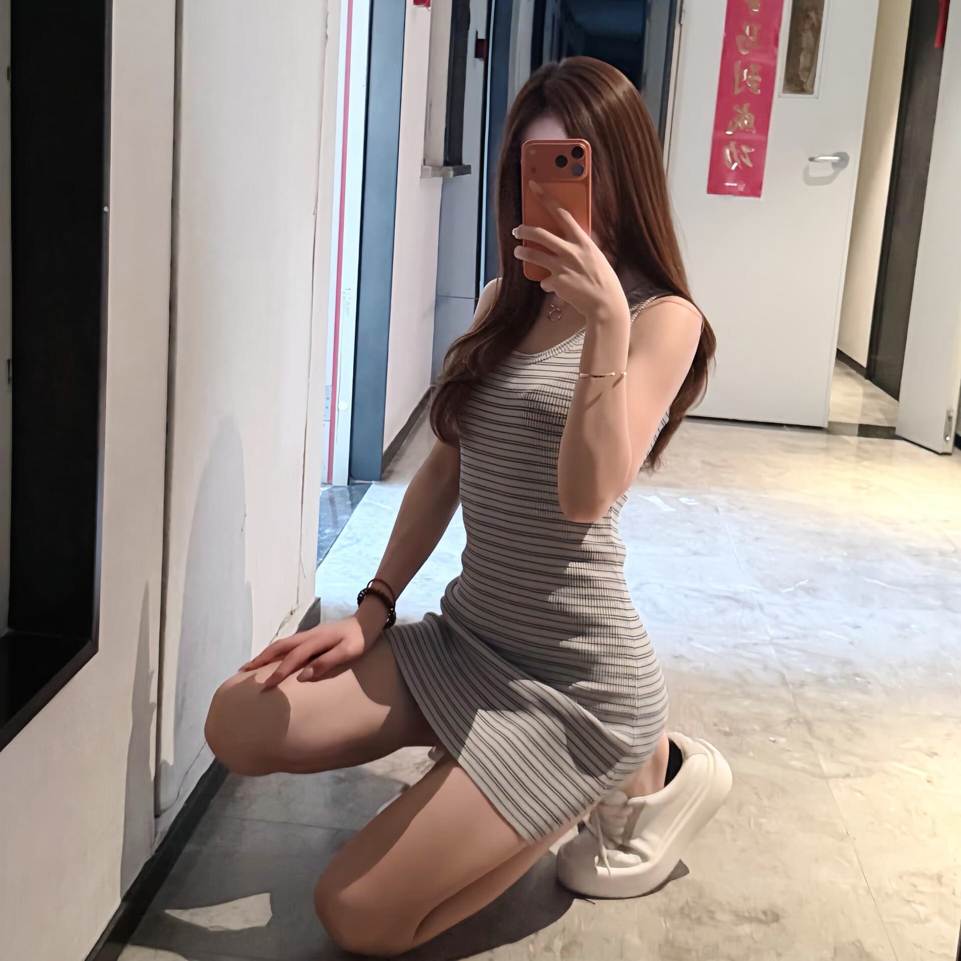 있음 선적 로얄 자매 작은 대중 이리저리 떠다니다 번쩍였다 조각 u 칼라 허리 수축 슬림해 보이는 천 골드 센스 착용 가져 가라. 스트라이프 순수한 욕망 여성 드레스 이미지 6