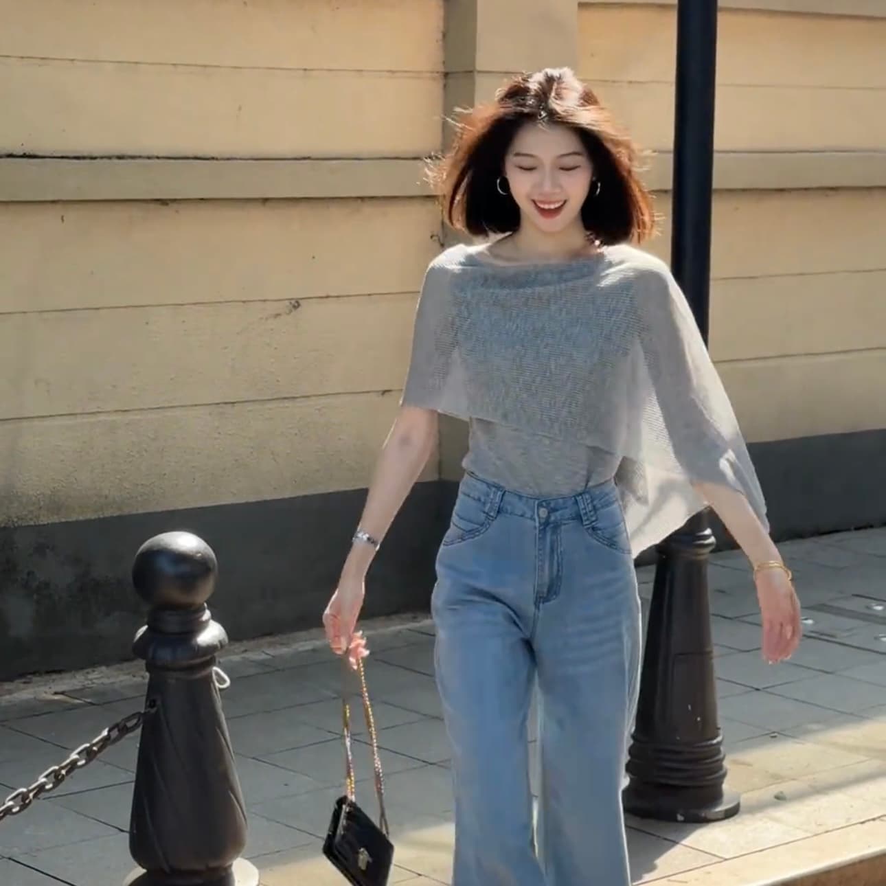 2026 년 여름 새로운 불규칙 홀로우 아웃 고급 센스 페이크 레이어드 얇은 니트 맨위 여성 상세 이미지 5