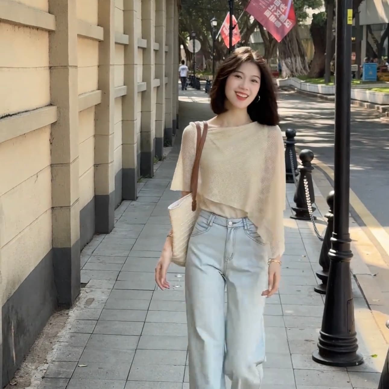 2026 년 여름 새로운 불규칙 홀로우 아웃 고급 센스 페이크 레이어드 얇은 니트 맨위 여성 상세 이미지 8