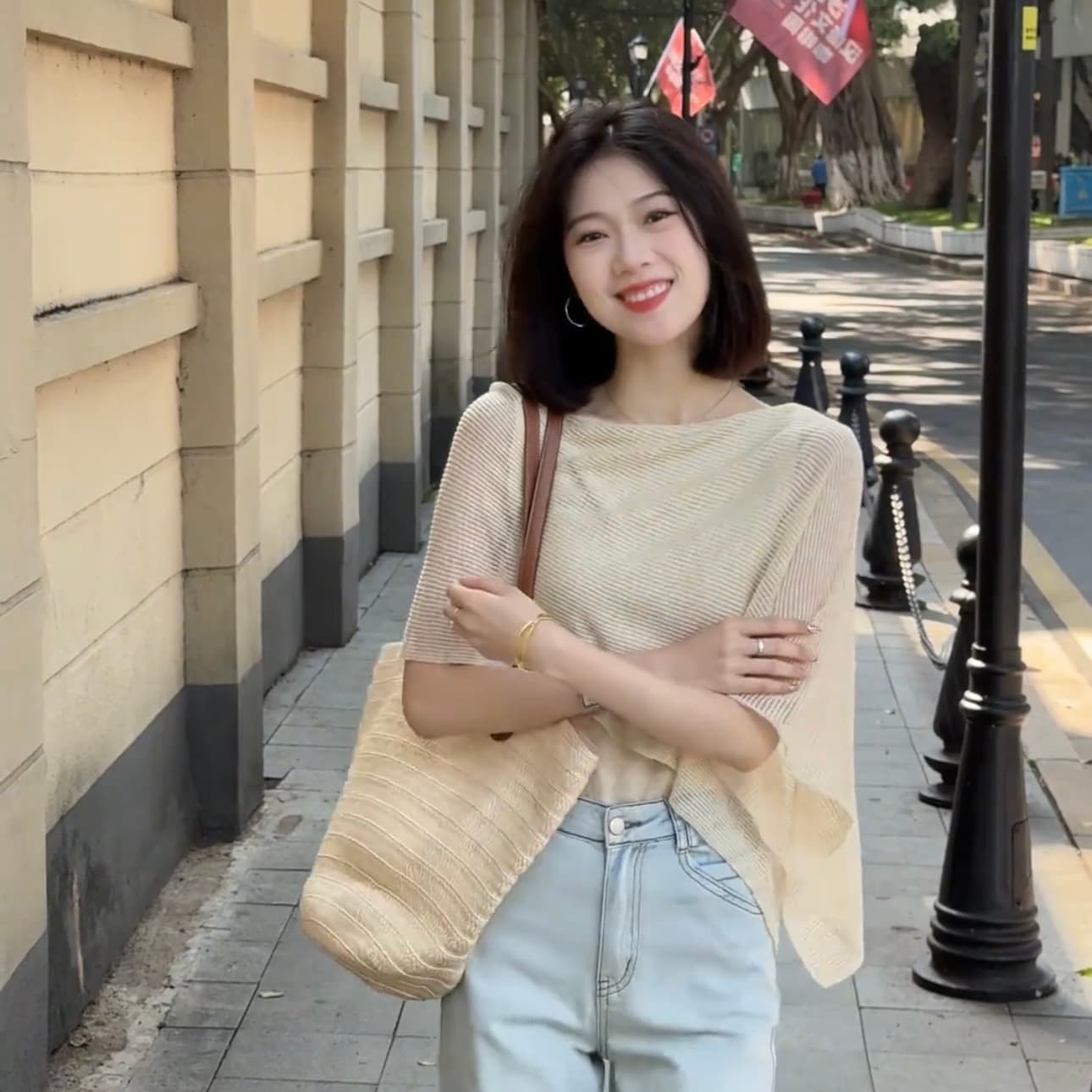 2026 년 여름 새로운 불규칙 홀로우 아웃 고급 센스 페이크 레이어드 얇은 니트 맨위 여성 상세 이미지 9