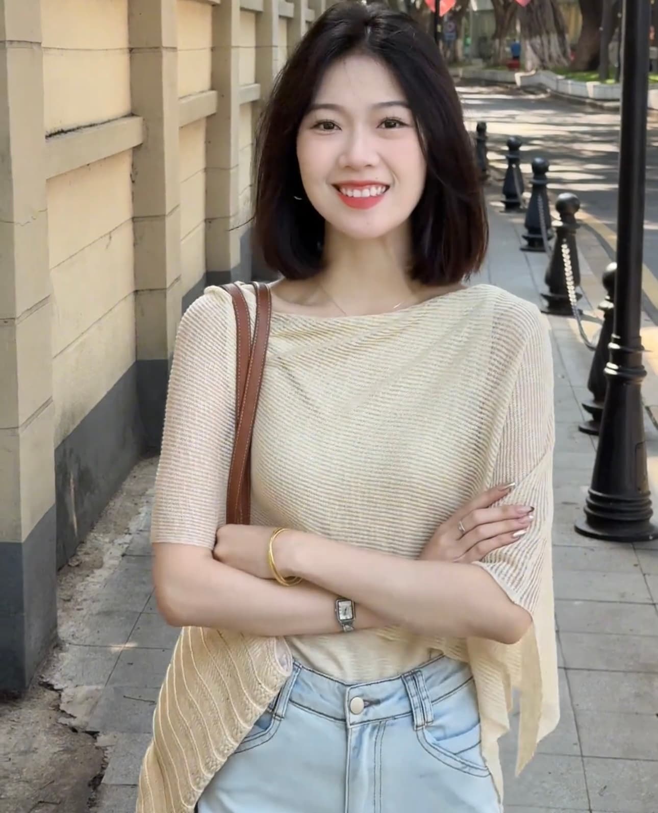 2026 년 여름 새로운 불규칙 홀로우 아웃 고급 센스 페이크 레이어드 얇은 니트 맨위 여성 상세 이미지 10