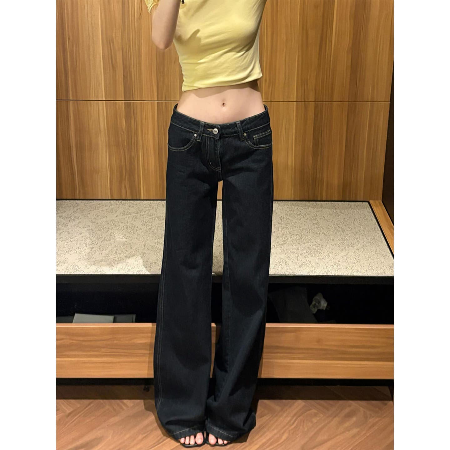 2026 여름 새로운 배 모양 몸 원본 암소 색상 청바지 여성 bf 느긋한 바람 부츠컷 바지 아메리칸 로우 웨이스트 얇은 스타일 이미지 2