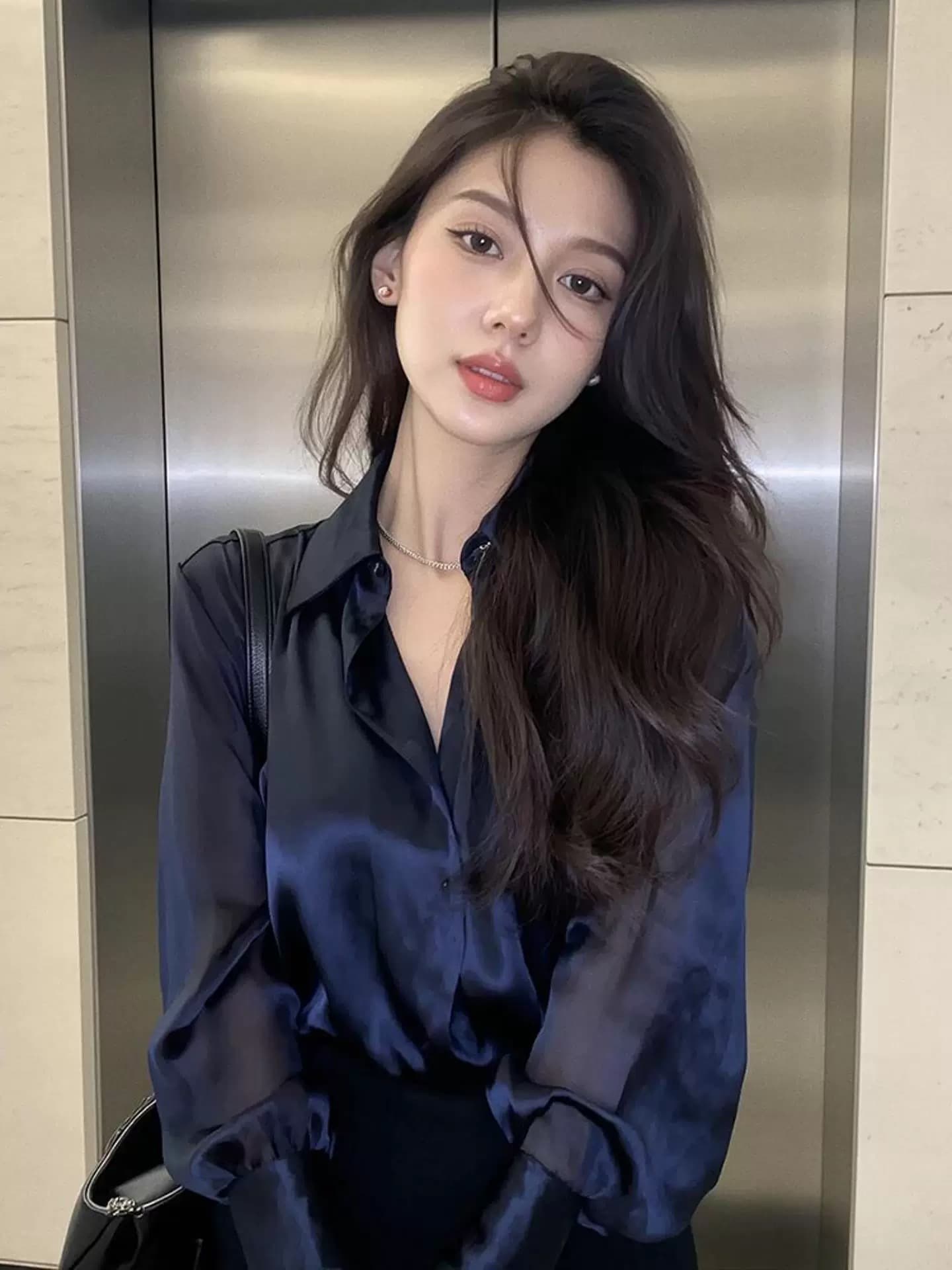 가을 프랑스식 사소한 맨위 고급 센스 빛 요리 한 바람 직장 출퇴근 세련된 외국 가스 슈퍼 잘 생긴 파란색 여성 셔츠