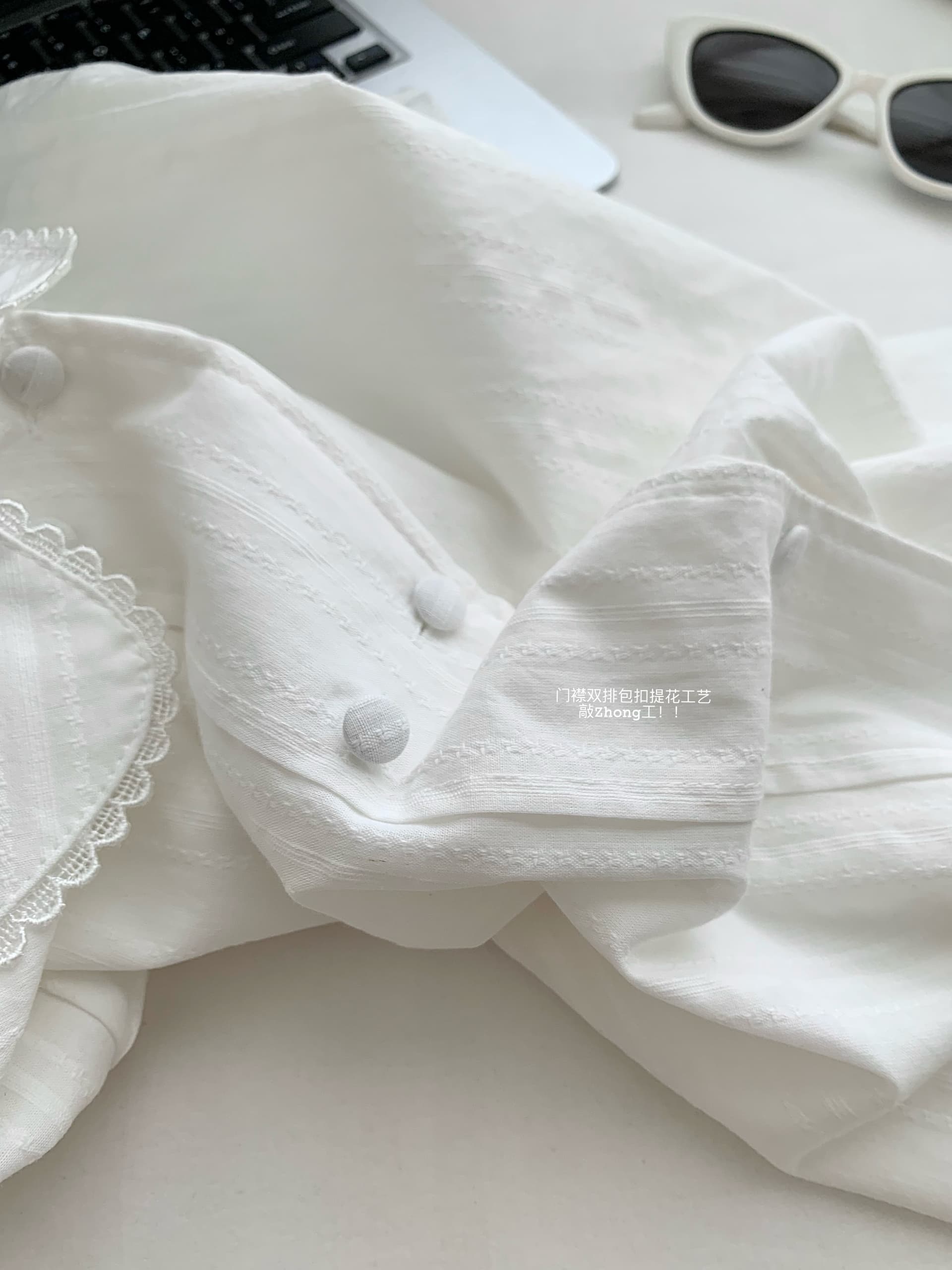 우유 토끼 행성 직접 만든 더블 행 패키지 버클 자카드 버블 센스 레이스 베이비 칼라 여성 셔츠 여름 반팔 맨위 상세 이미지 18