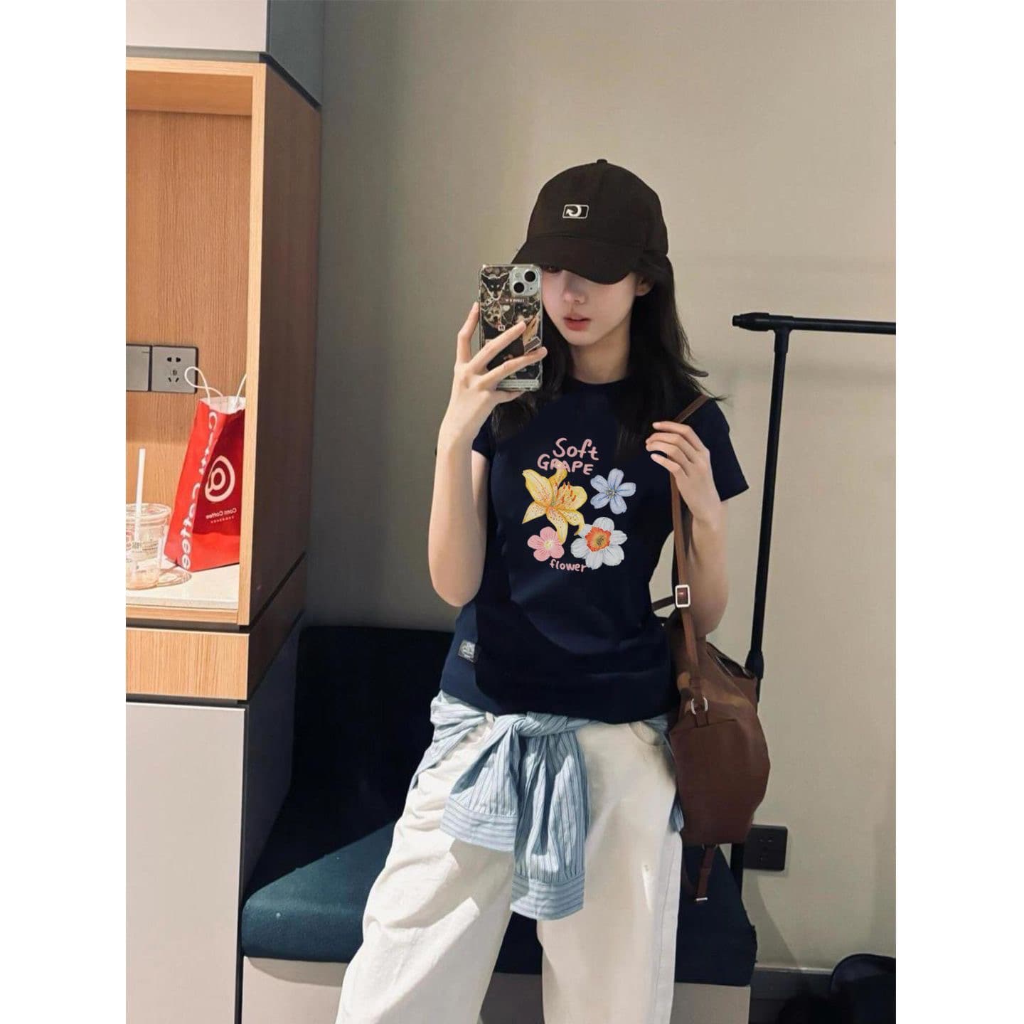 작은 대중 달콤함 꽃 프린트 반팔 티셔츠 여성 긍정적 인 어깨 몸매 가꾸기 라운드 넥 다용도 여름 새로운 기본 셔츠 맨위 이미지 2