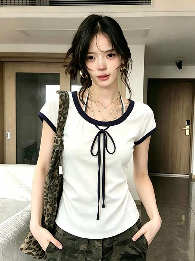 나비 넥타이 라운드 넥 반팔 티셔츠 여성 2026 여름 새로운 배색 몸매 가꾸기 슬림해 보이는