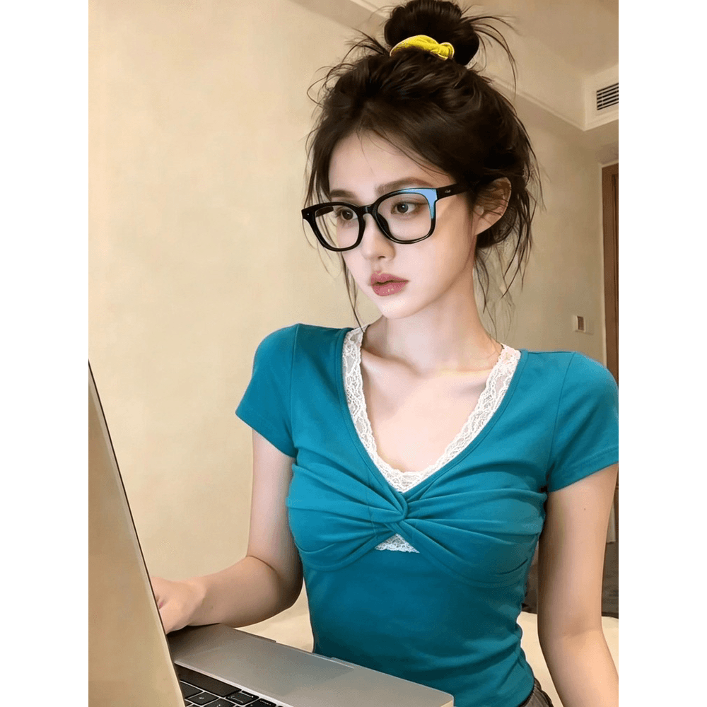 1 1 와 사고 방식 디자인 센스 페이크 레이어드 비틀림 반팔 티셔츠 여성 여름 V넥 레이스 조각 몸매 가꾸기 파란색 맨위 이미지 5