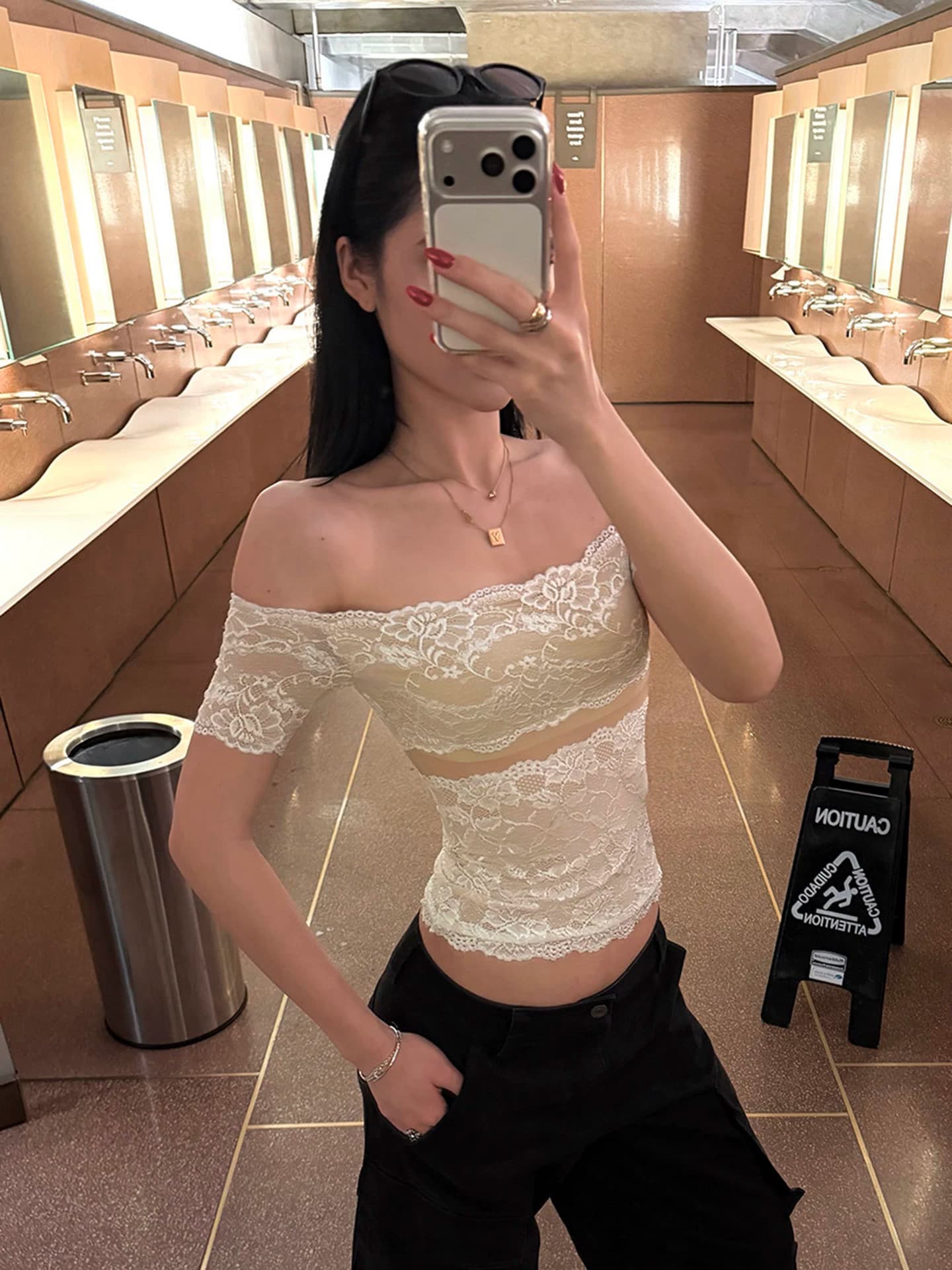 순수한 욕망 바람 레이스 자카드 오프숄더 반팔 티셔츠 여성 여름 핫걸 몸매 가꾸기 기본 셔츠 품격 쇼트 스타일 맨위