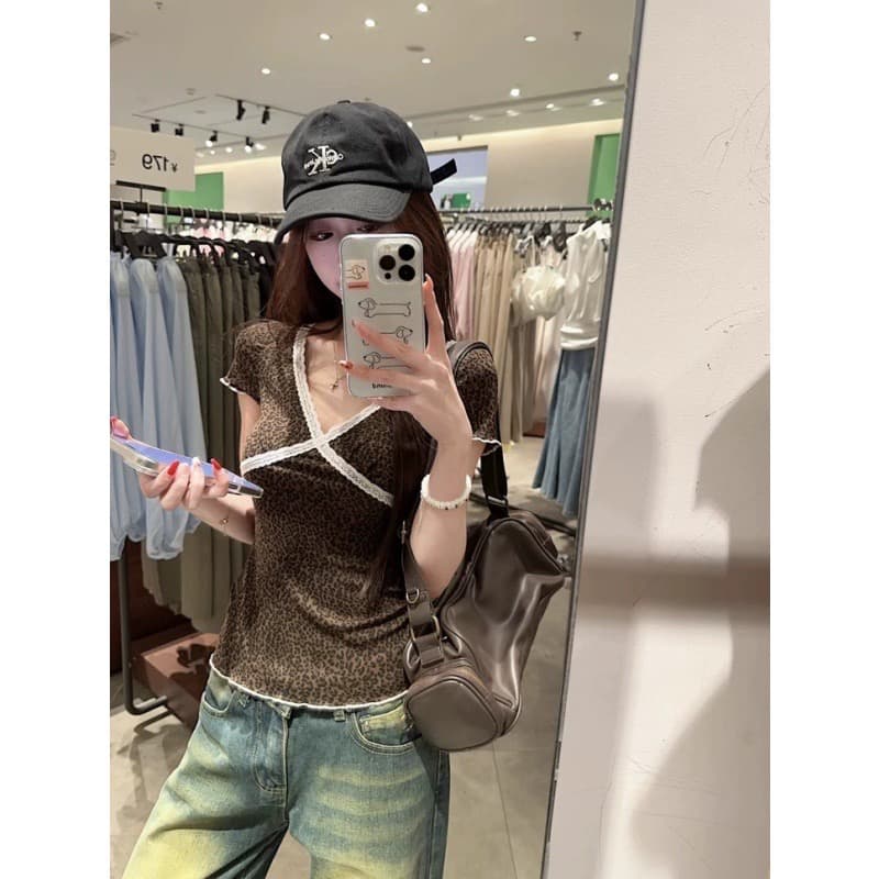 고대 조기 오노 표범 핫걸 레이스 조각 낮음 V넥 레오파드 무늬 반팔 티셔츠 기본 셔츠 2026 아모이
