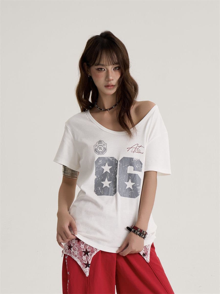 아메리칸 핫걸 비스듬한 어깨 알파벳 프린트 반팔 티셔츠 상세 이미지 1