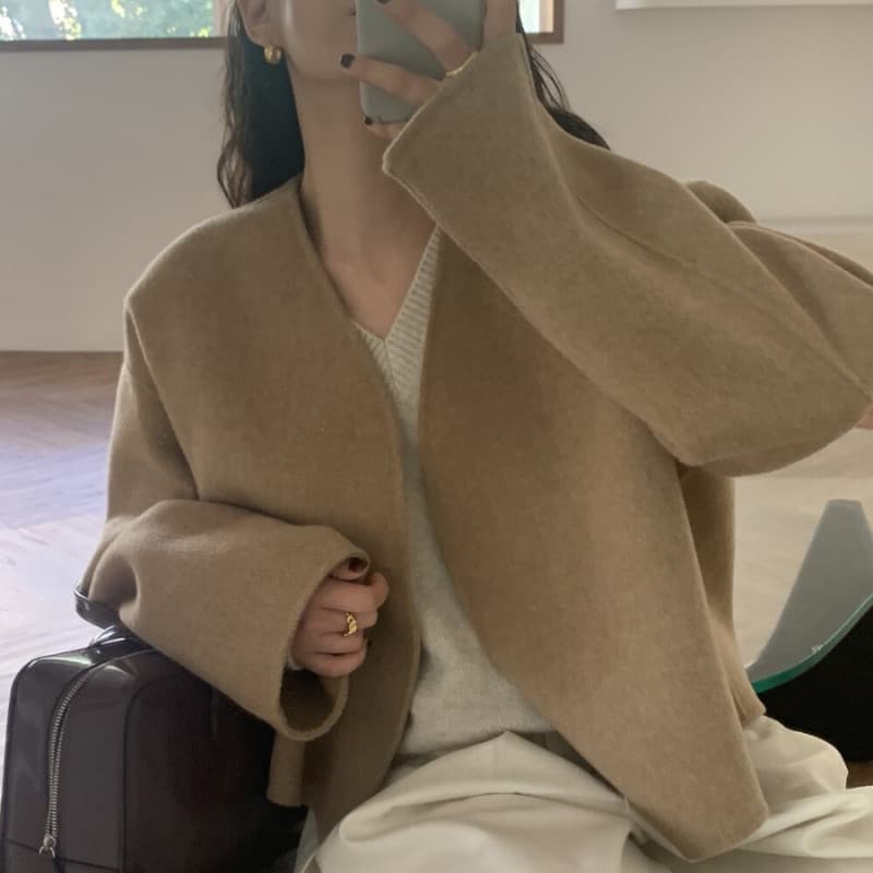 한국 동대문 봄 가을 새로운 패션 품격 미니멀리즘 작은 키 V넥 루즈핏 쇼트 스타일 모직 외투 상세 이미지 4