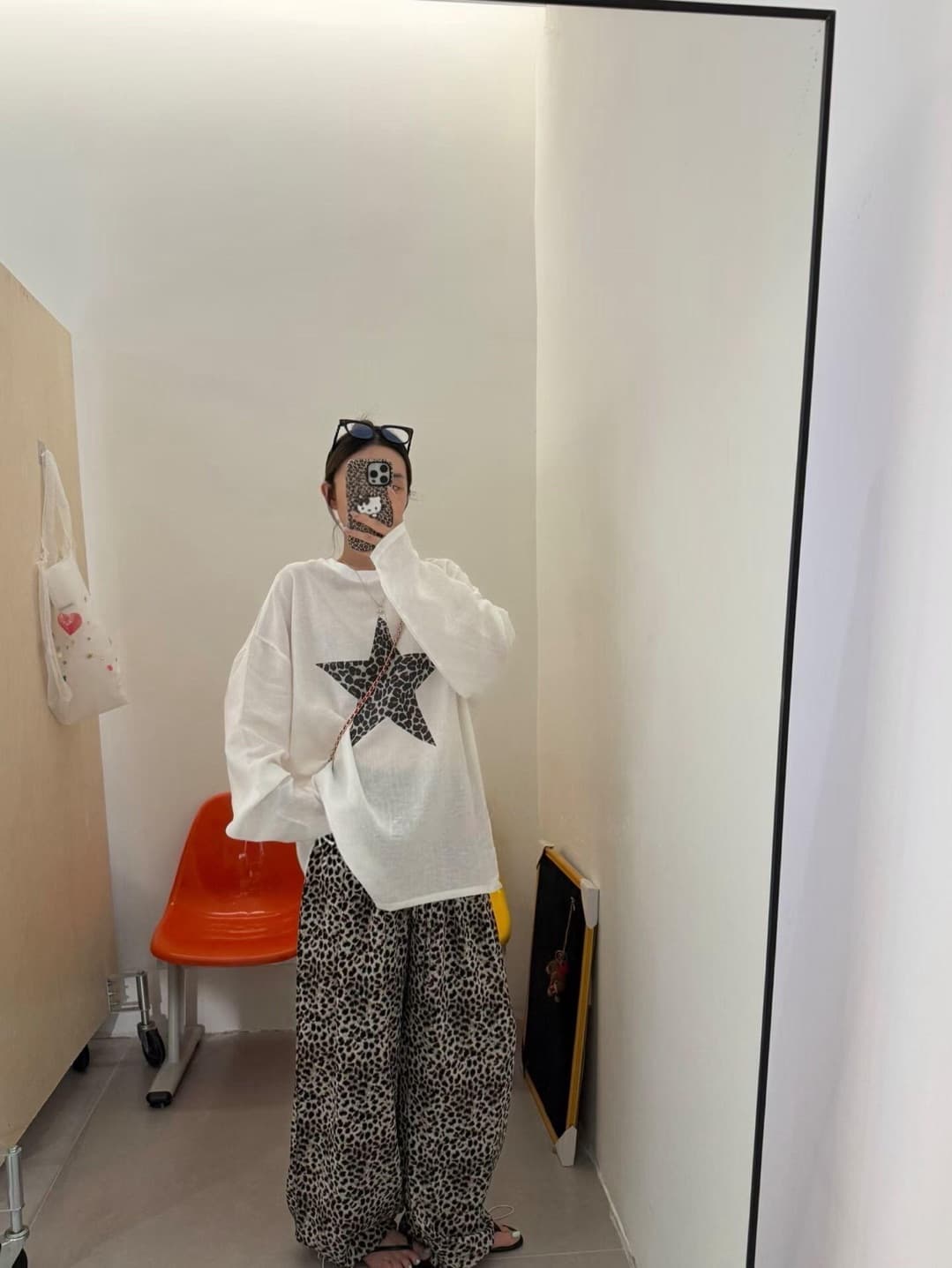 높은 품질 순면 200그램 21 빗질하다 정밀 프린트 가을 루즈핏 긴팔 티셔츠 여성 상세 이미지 1