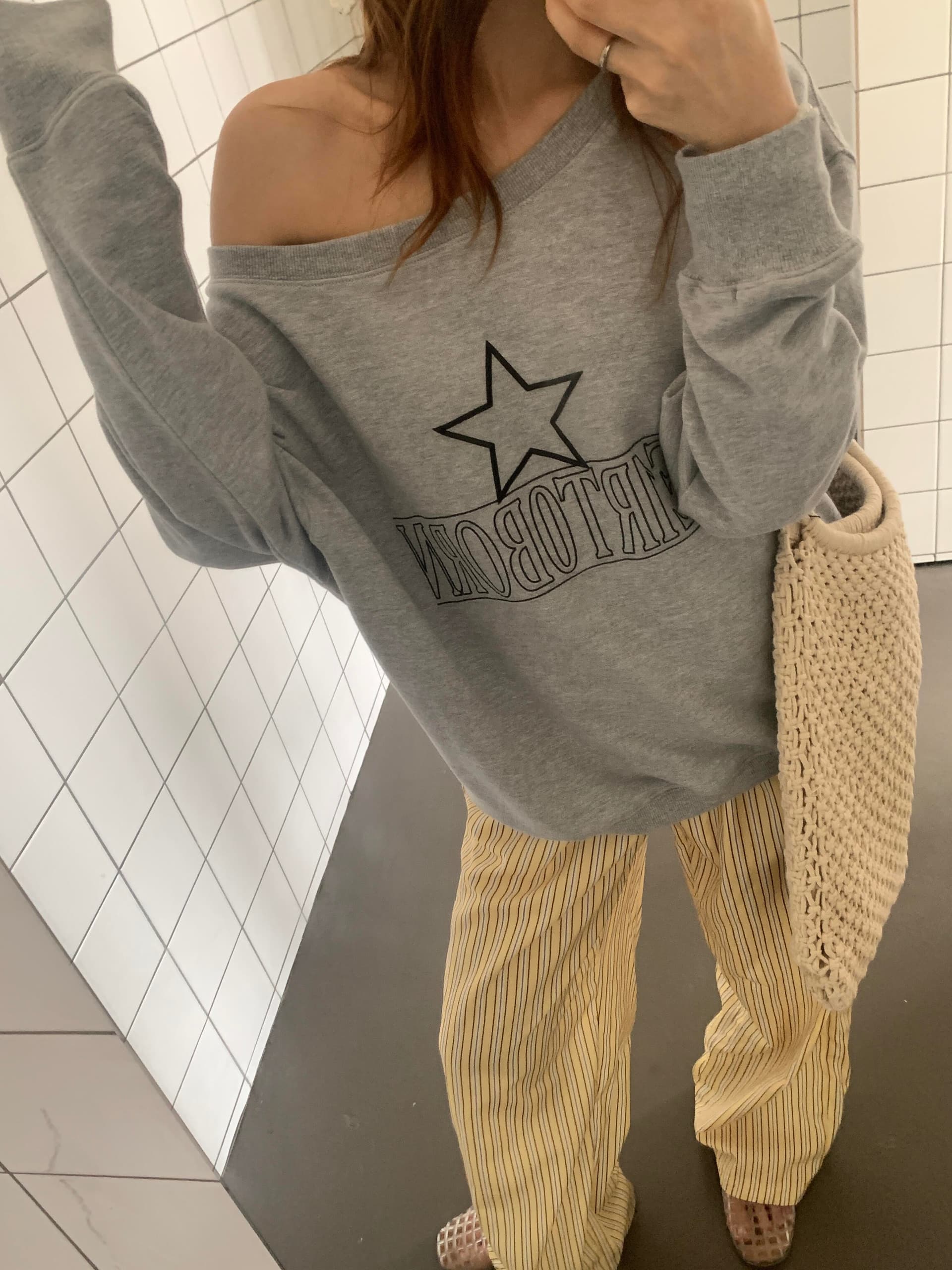 아메리칸 느긋한 chic 알파벳 프린트 비스듬한 어깨 후드티 여성 가을 새로운 느슨함 센스 루즈핏 캐주얼 맨위 상세 이미지 1